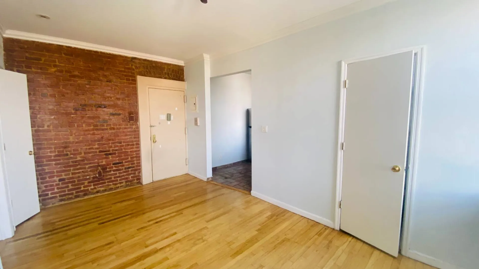 Property at 40-04 36th Ave, Astoria, NY 11101 4