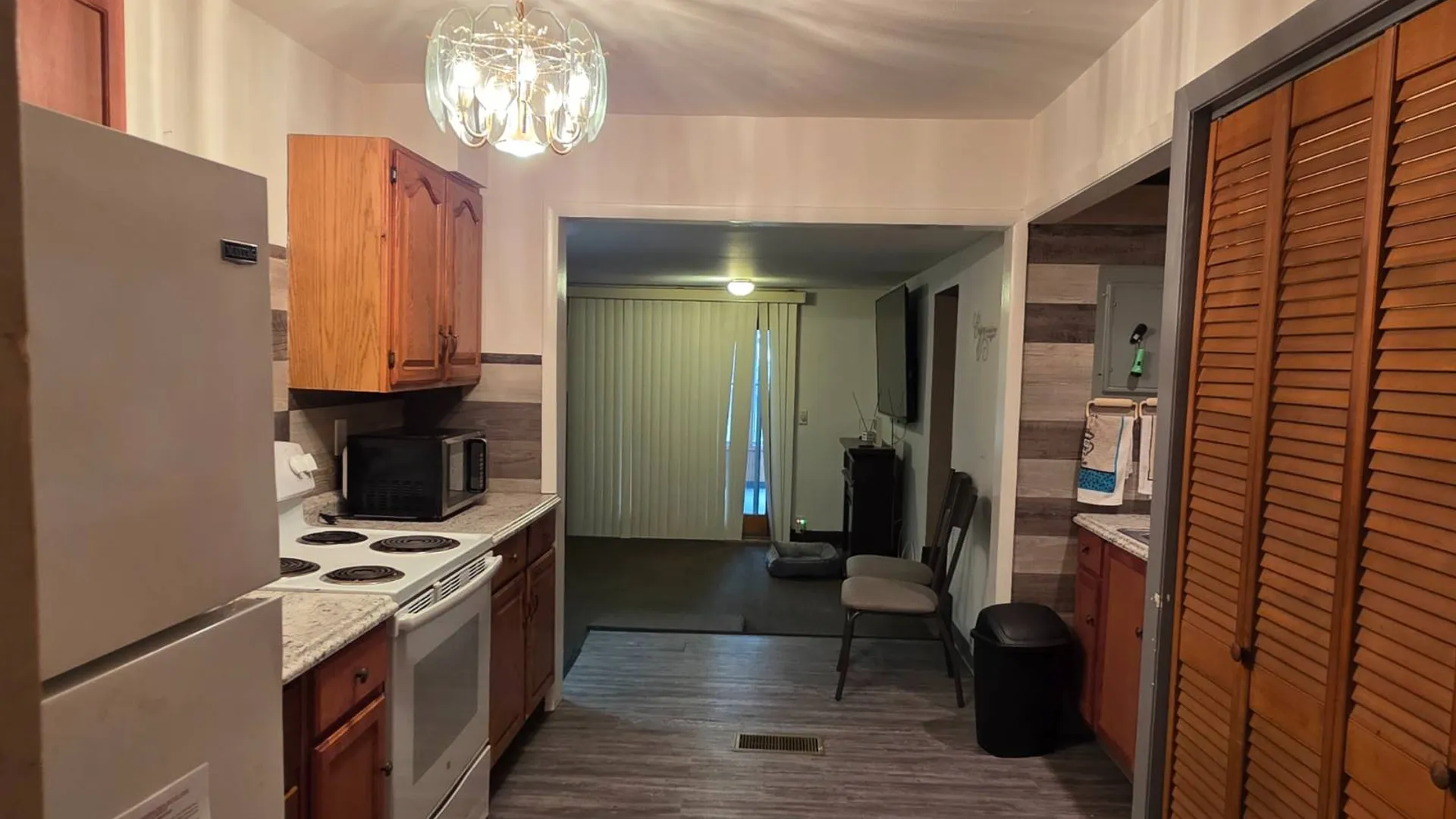 Property at 13 Lincoln Rd, North Syracuse, NY 13212 10