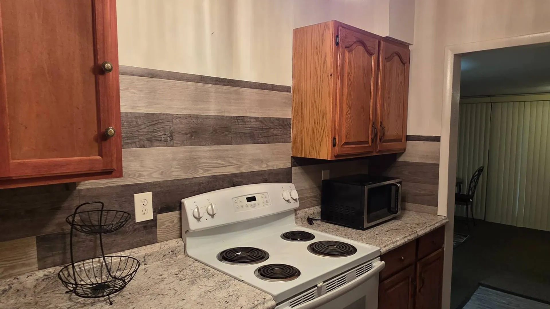 Property at 13 Lincoln Rd, North Syracuse, NY 13212 11