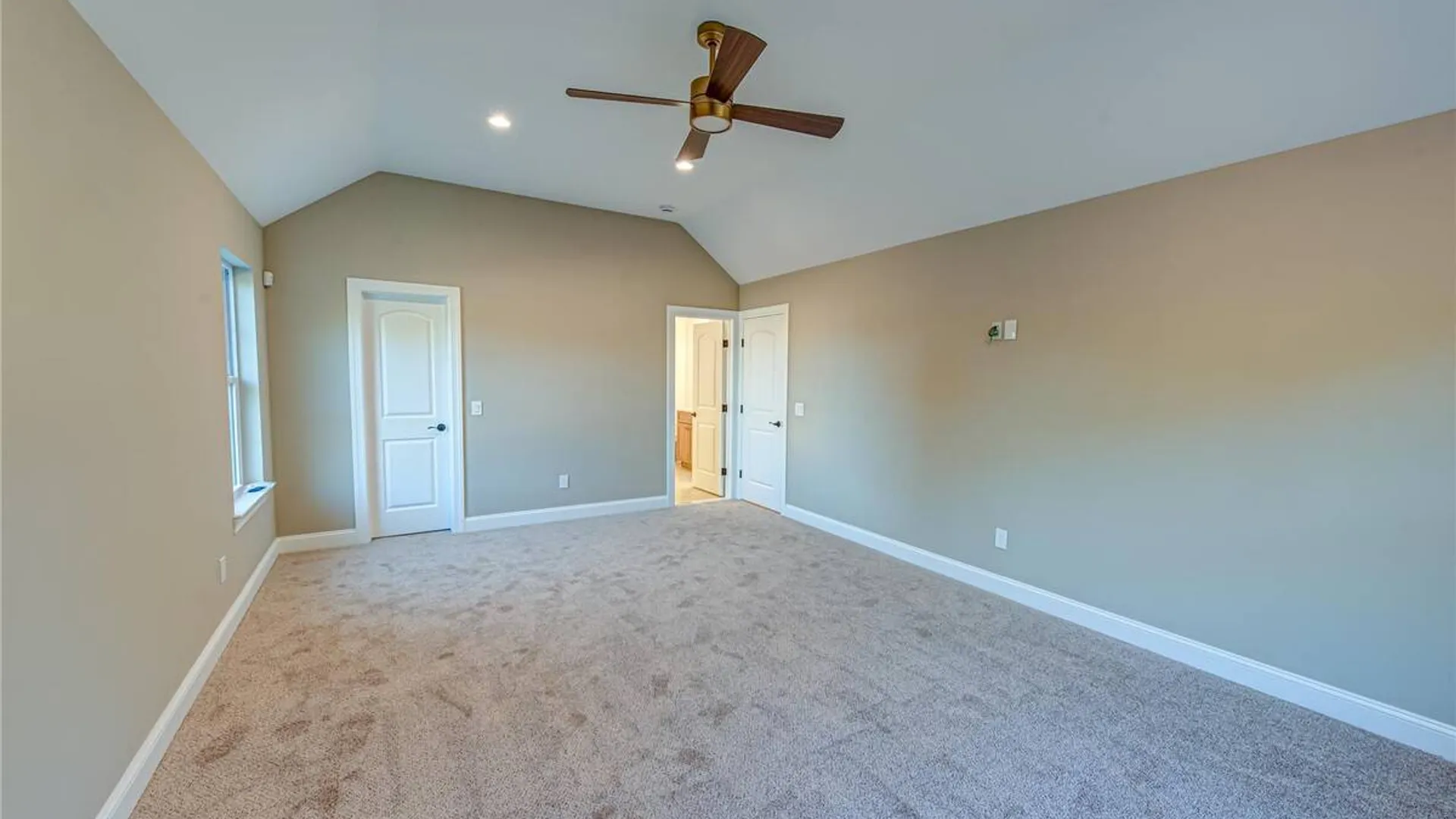 Property at 457 Pond Path, East Setauket, NY 11733 15