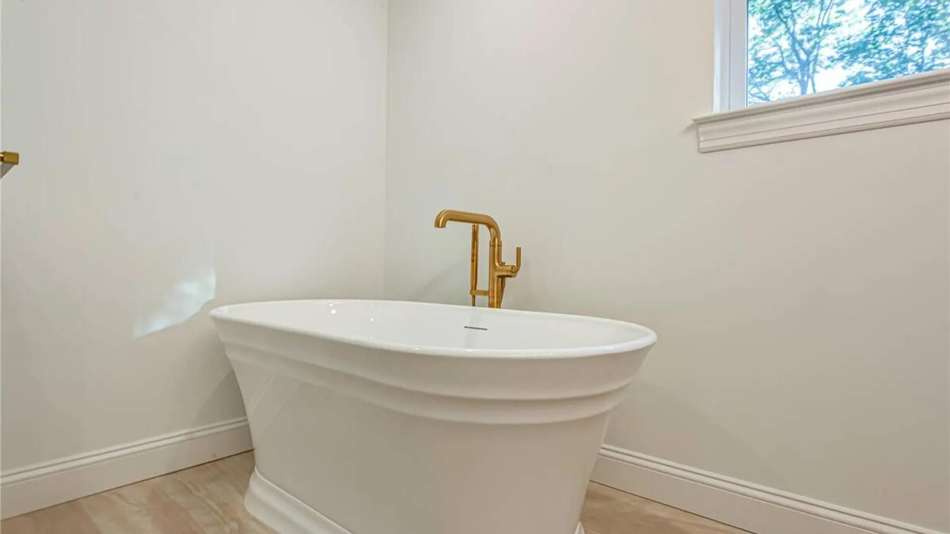 Property at 457 Pond Path, East Setauket, NY 11733 16