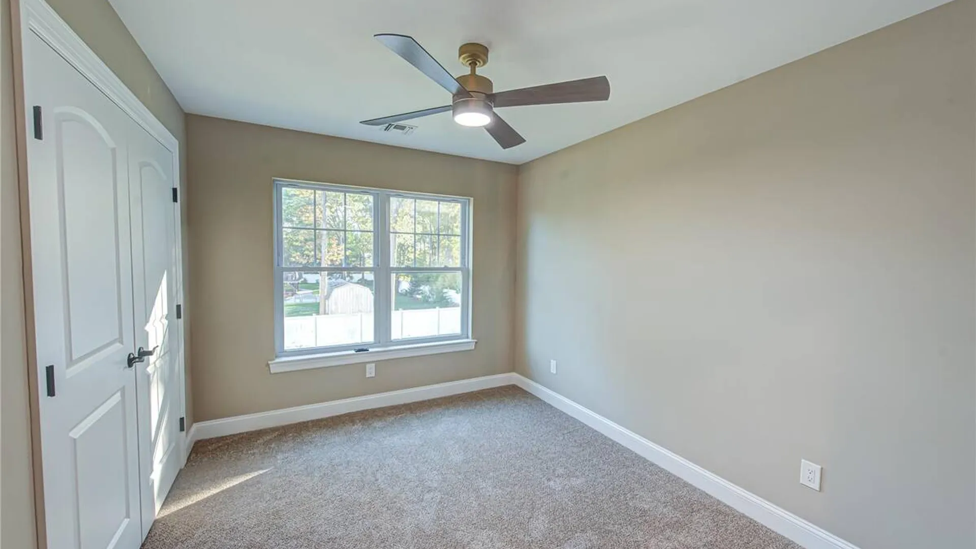 Property at 457 Pond Path, East Setauket, NY 11733 18