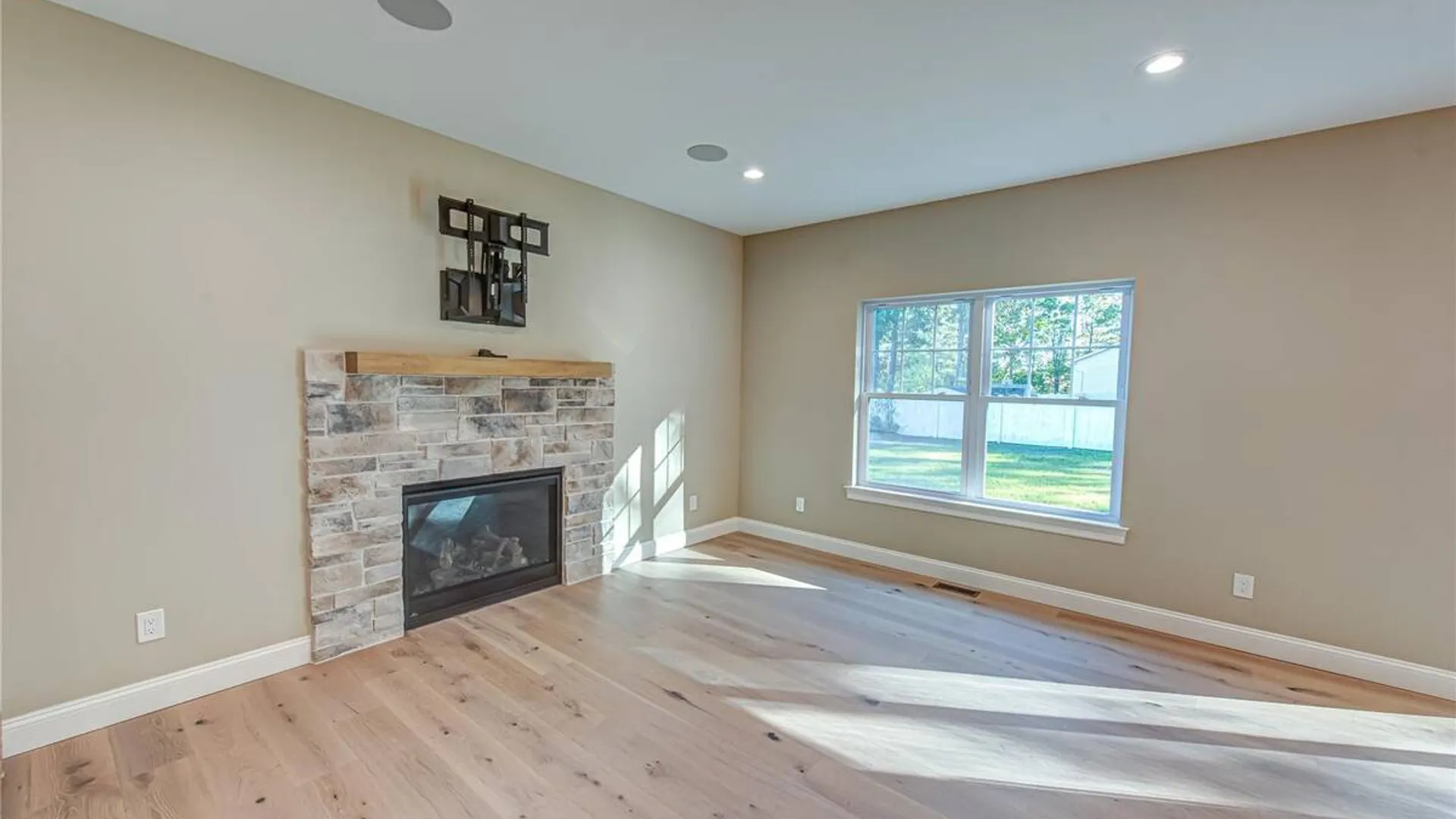 Property at 457 Pond Path, East Setauket, NY 11733 3