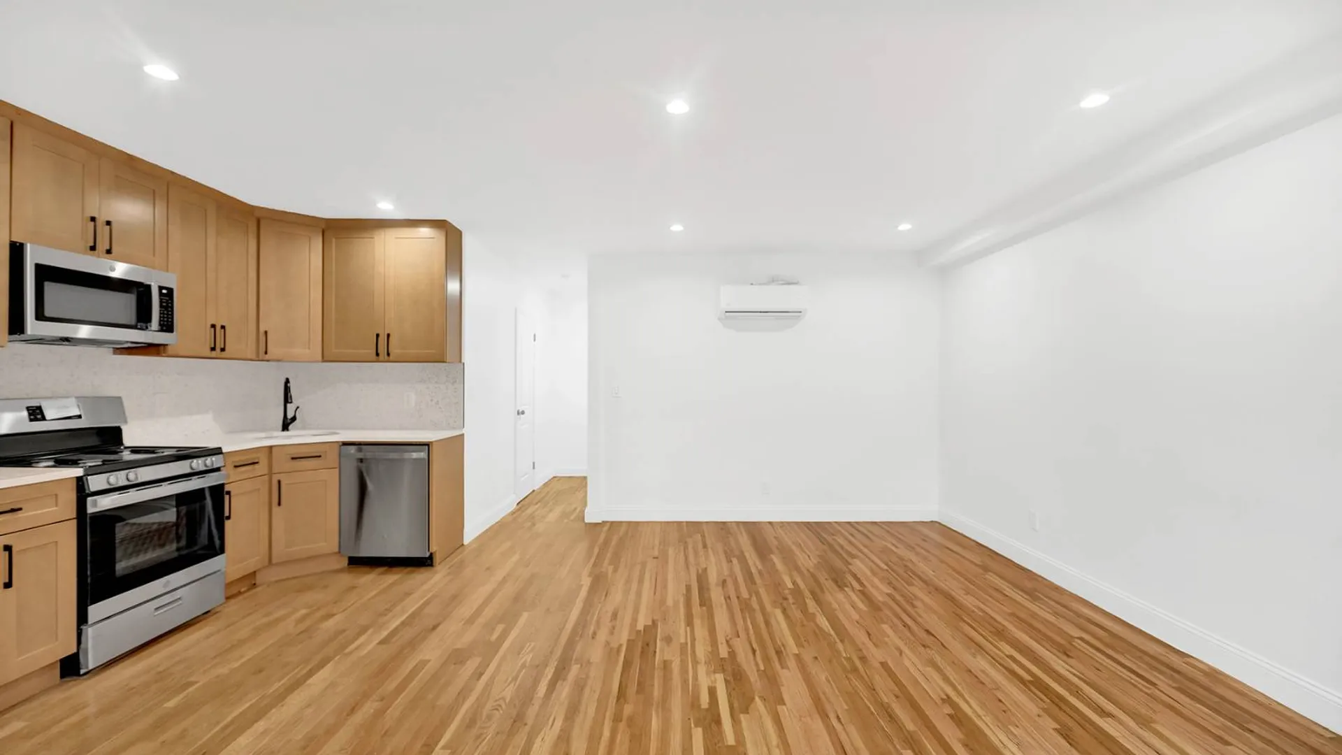 Property at 560 east 80 street, brooklyn, NY 11236 10