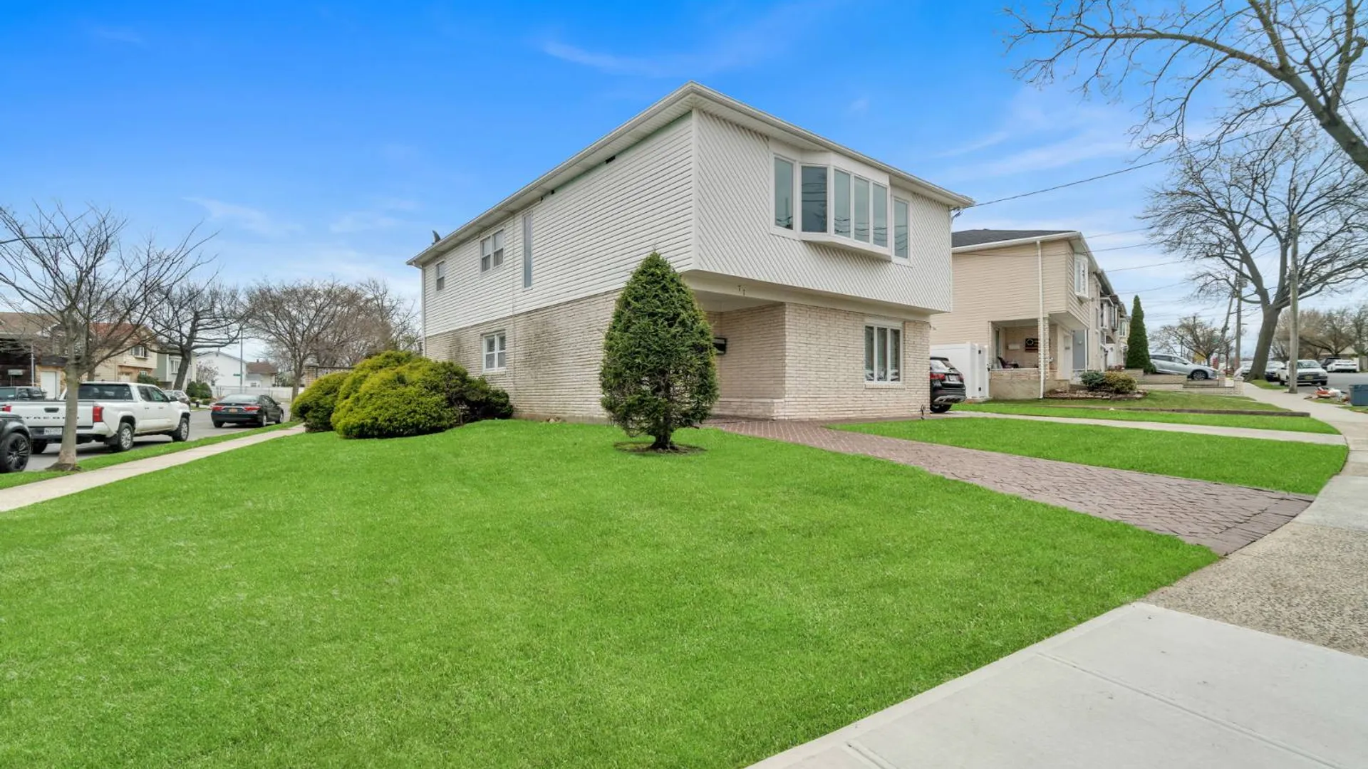 Property at 77 Levit Ave, Staten Island, NY 10314 3