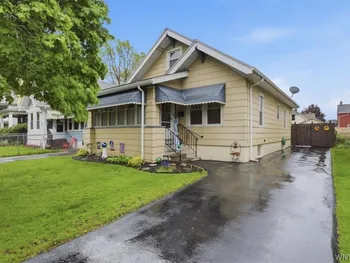 Property at 2487 South Avenue, Niagara Falls, NY 14305