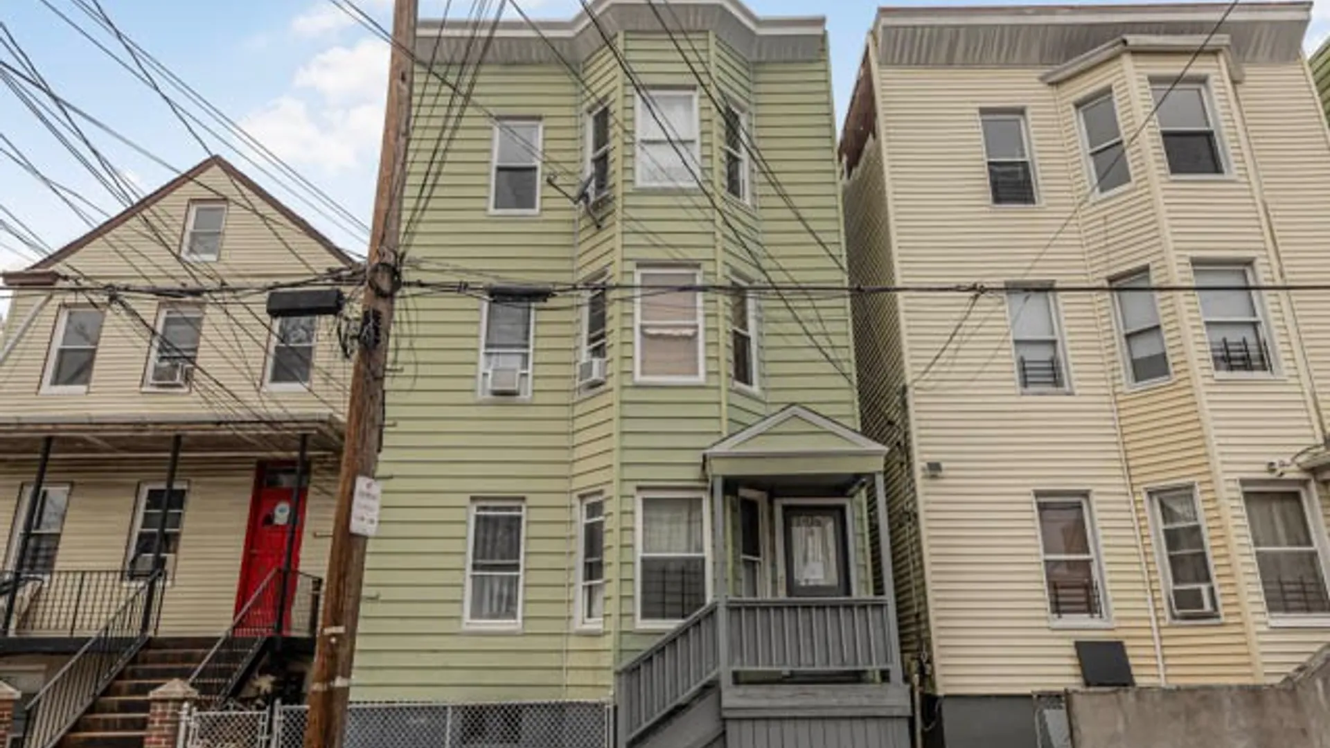 Property at 139 Voss Ave, Yonkers, NY 10703 2