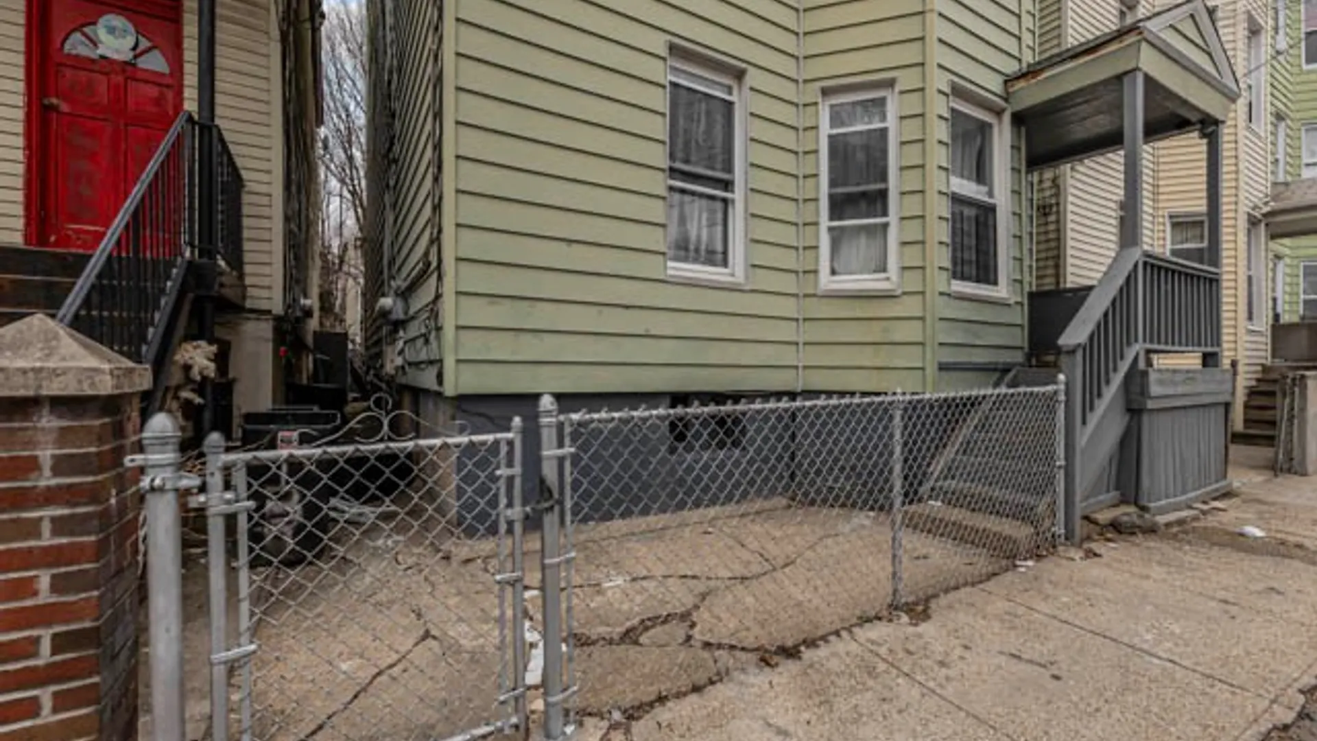 Property at 139 Voss Ave, Yonkers, NY 10703 3