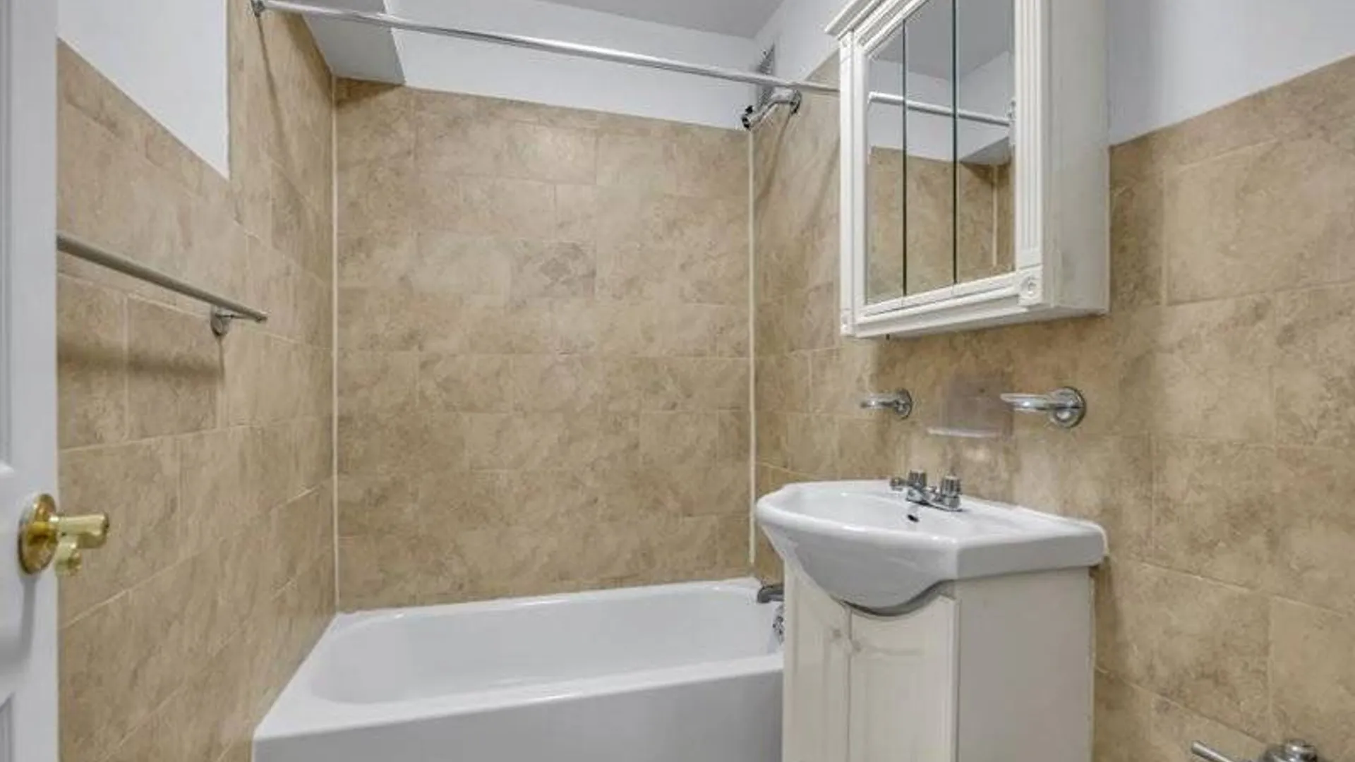 Property at 425 East 26th St, Brooklyn, NY 11226 12