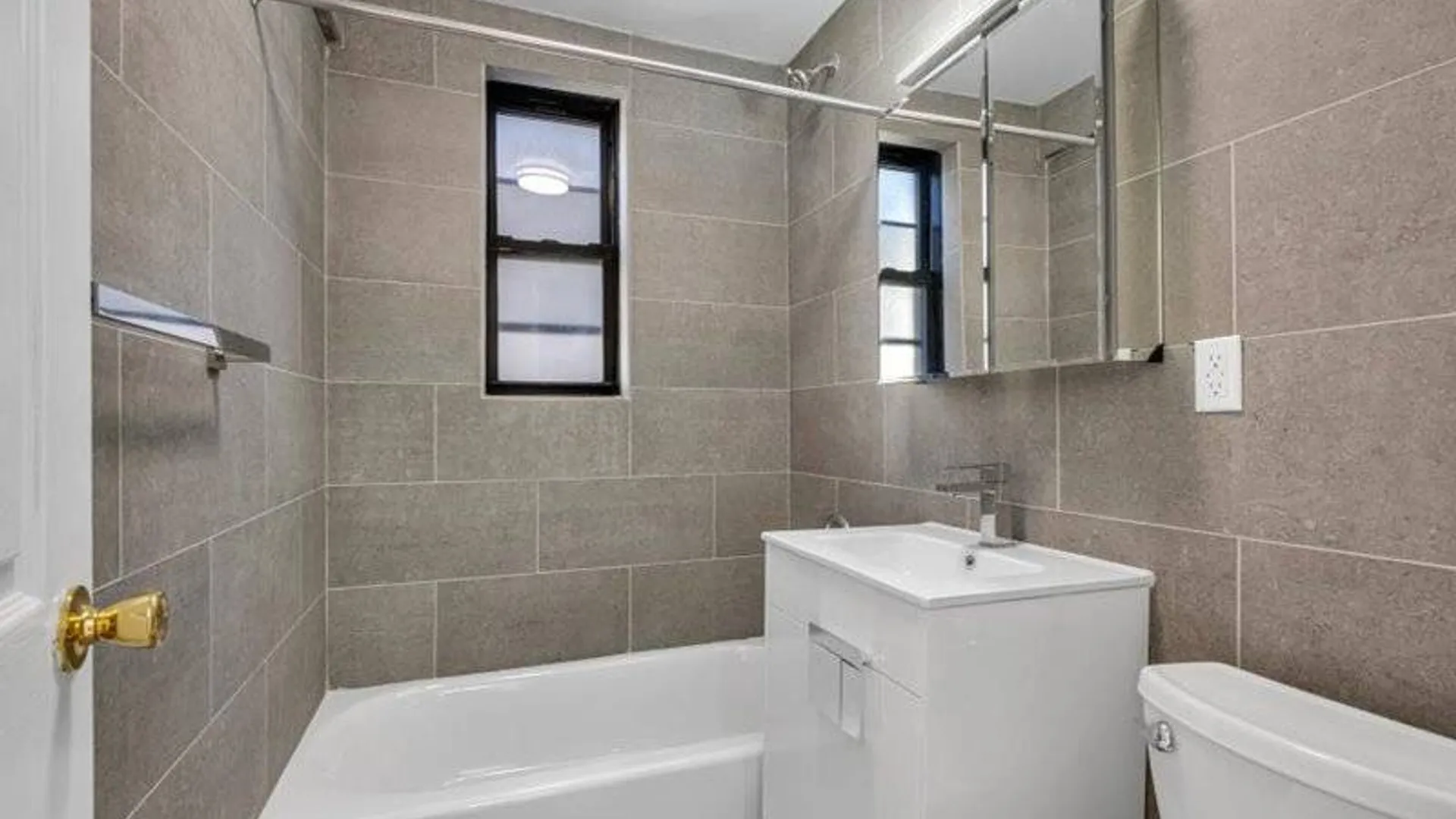 Property at 425 East 26th St, Brooklyn, NY 11226 12