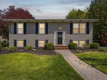 8 Westwood Drive, Auburn, NY 13021