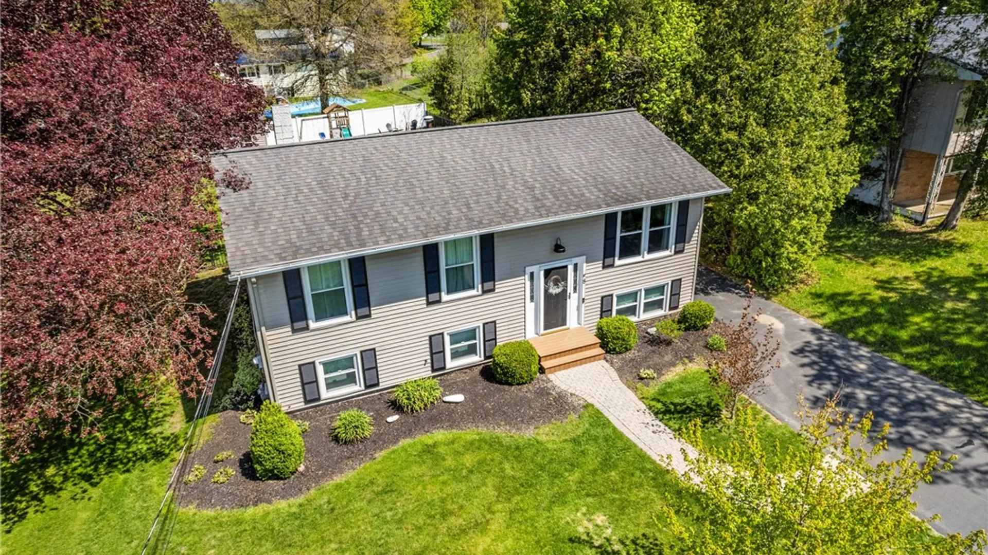 Property at 8 Westwood Drive, Auburn, NY 13021 34