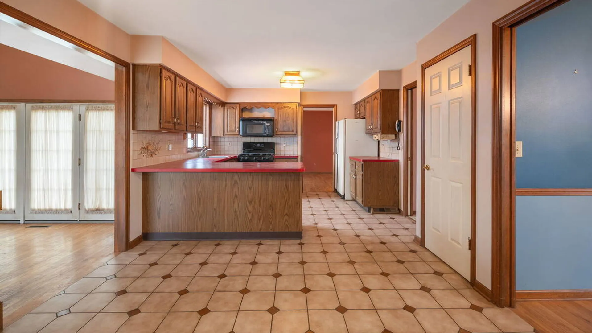 Property at 2 Georgian Terrace, Colonie, NY 12211 17