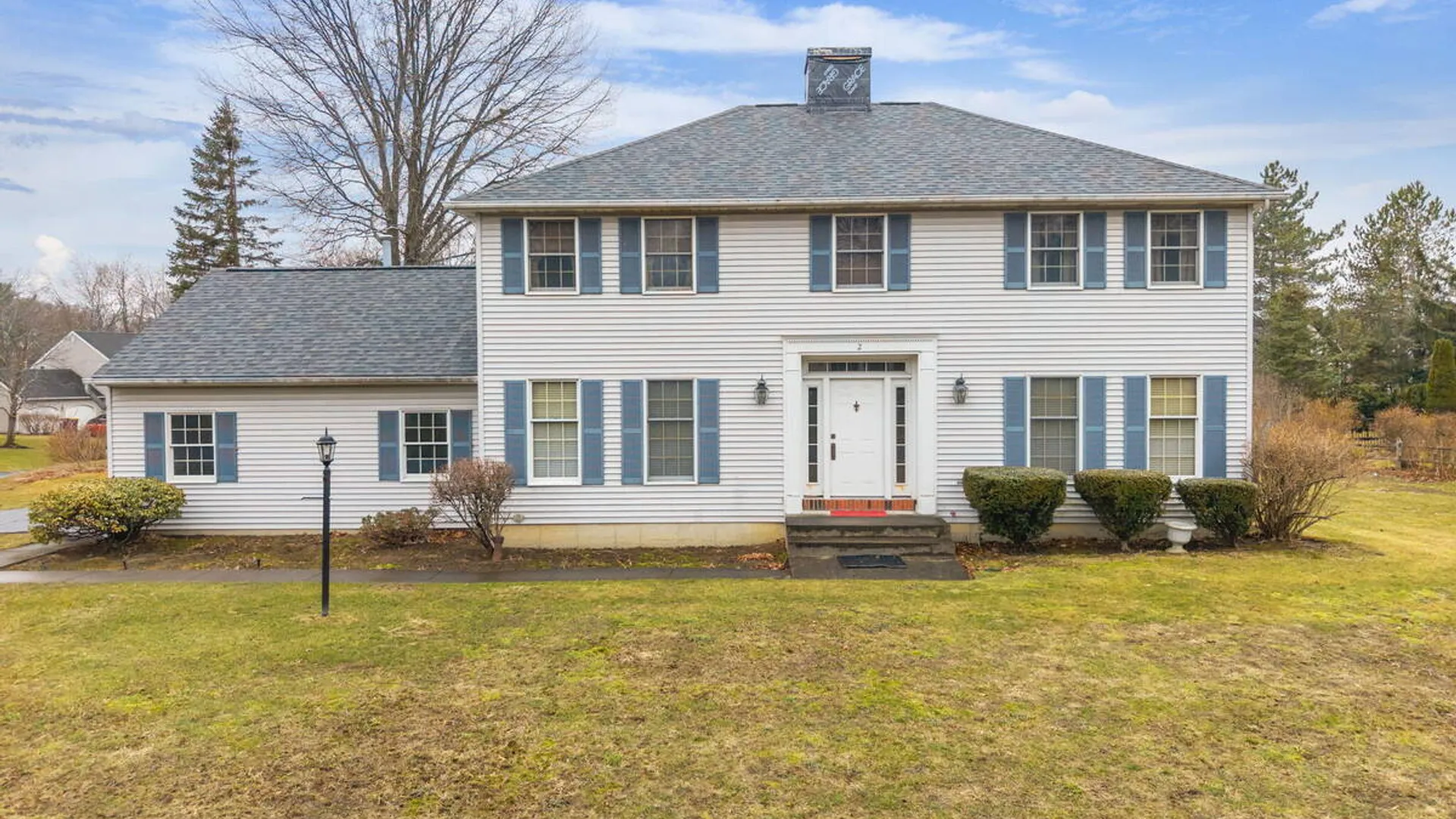 Property at 2 Georgian Terrace, Colonie, NY 12211 2