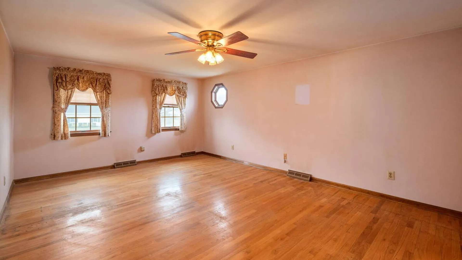 Property at 2 Georgian Terrace, Colonie, NY 12211 27