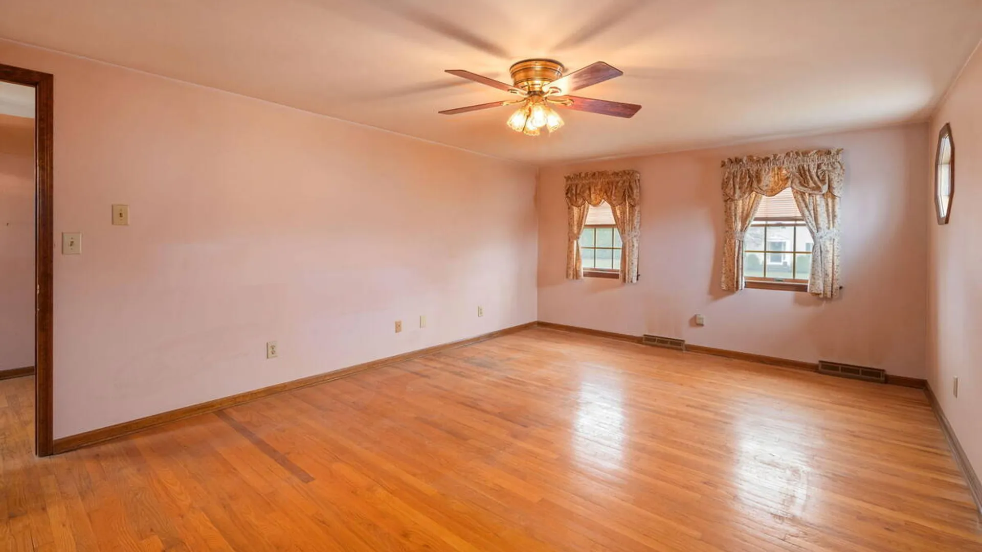 Property at 2 Georgian Terrace, Colonie, NY 12211 30