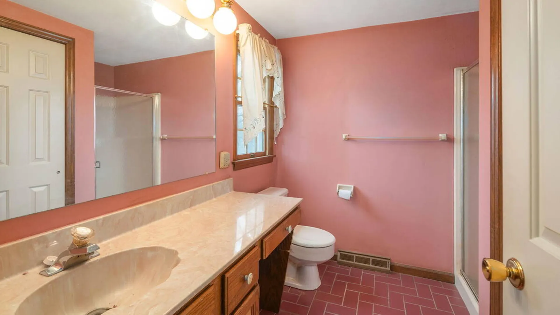 Property at 2 Georgian Terrace, Colonie, NY 12211 32