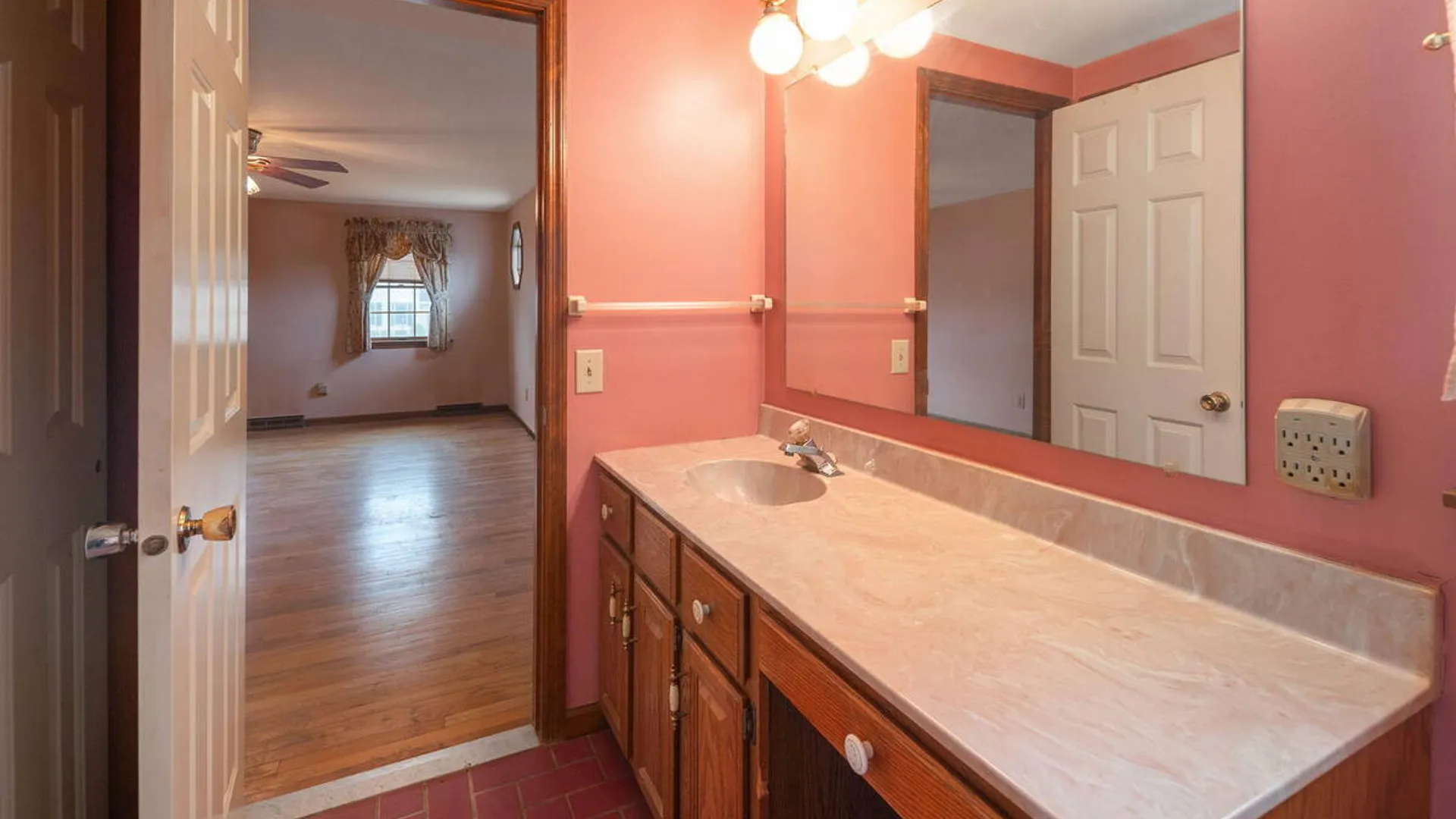 Property at 2 Georgian Terrace, Colonie, NY 12211 34