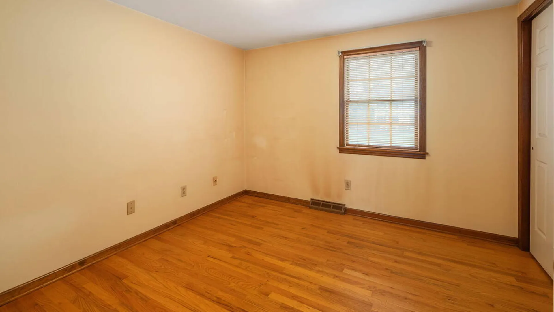 Property at 2 Georgian Terrace, Colonie, NY 12211 36