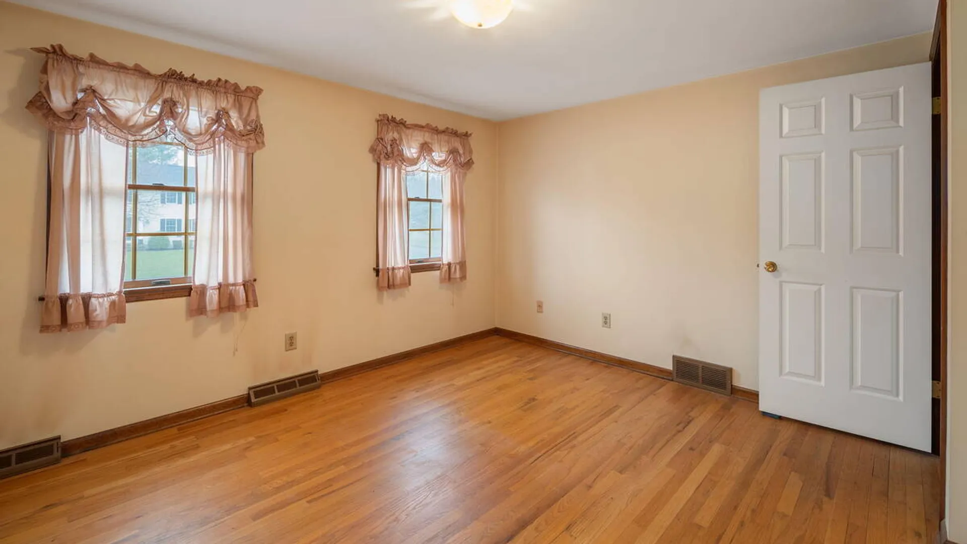 Property at 2 Georgian Terrace, Colonie, NY 12211 42
