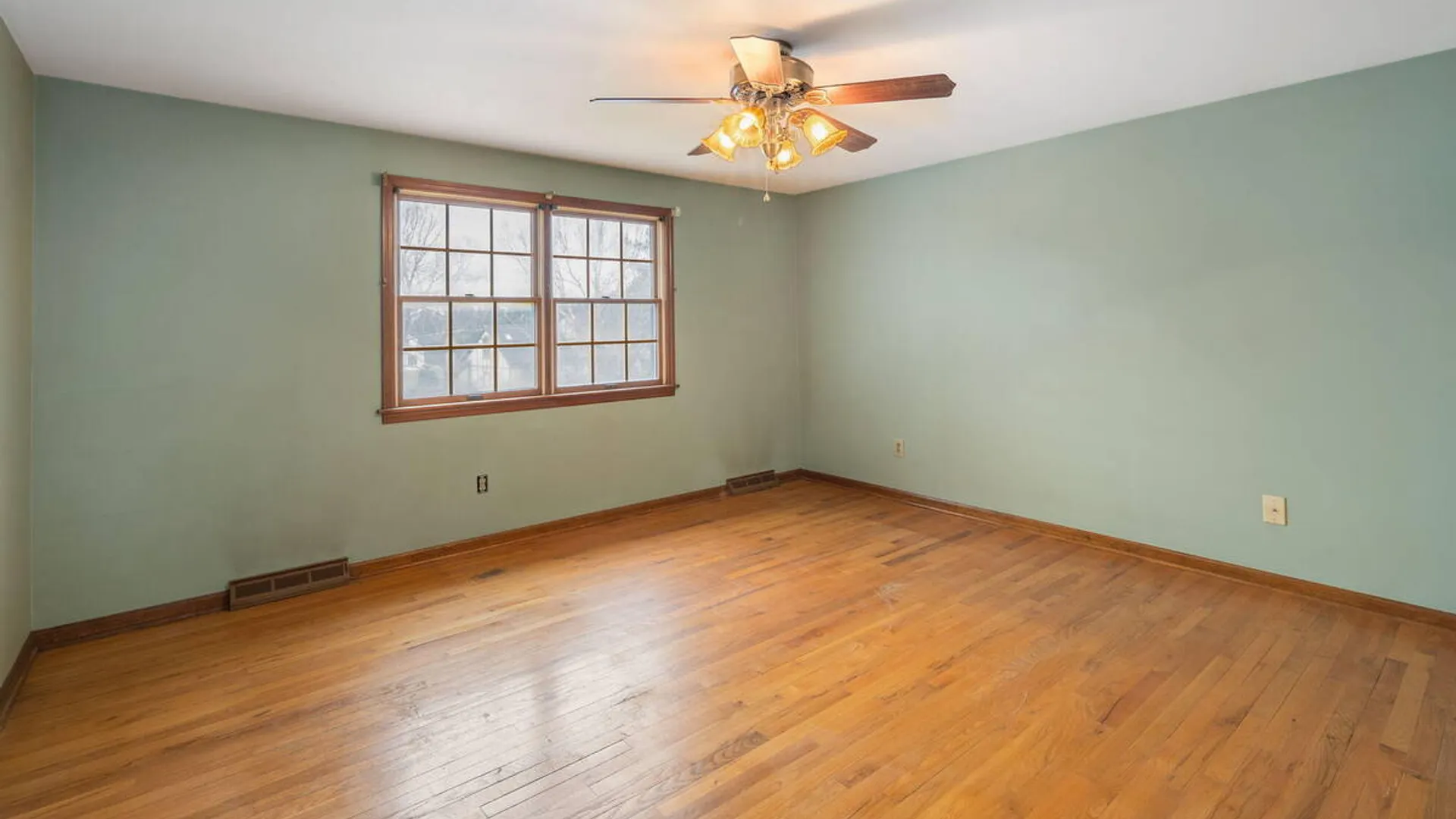 Property at 2 Georgian Terrace, Colonie, NY 12211 43