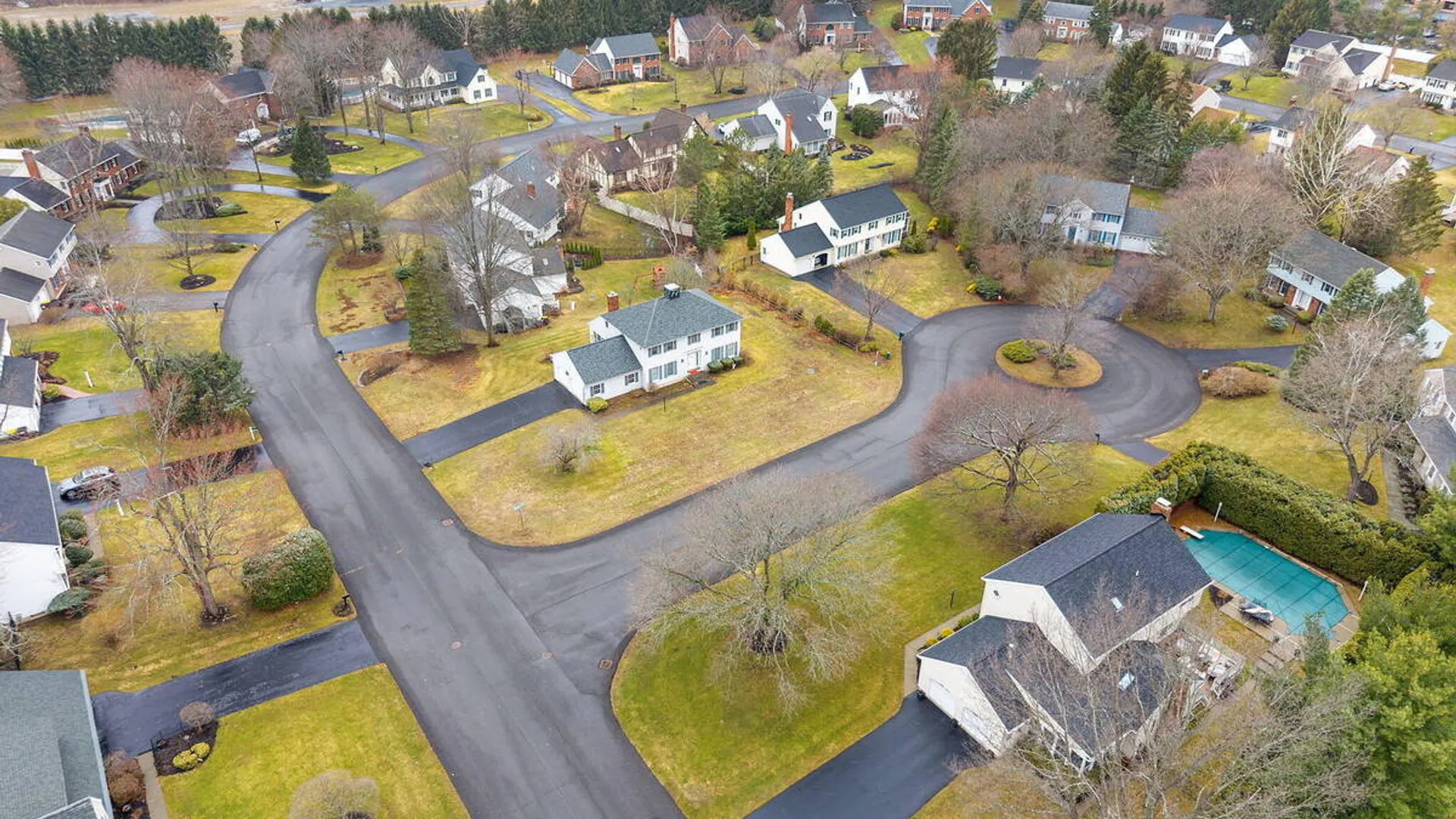 Property at 2 Georgian Terrace, Colonie, NY 12211 61