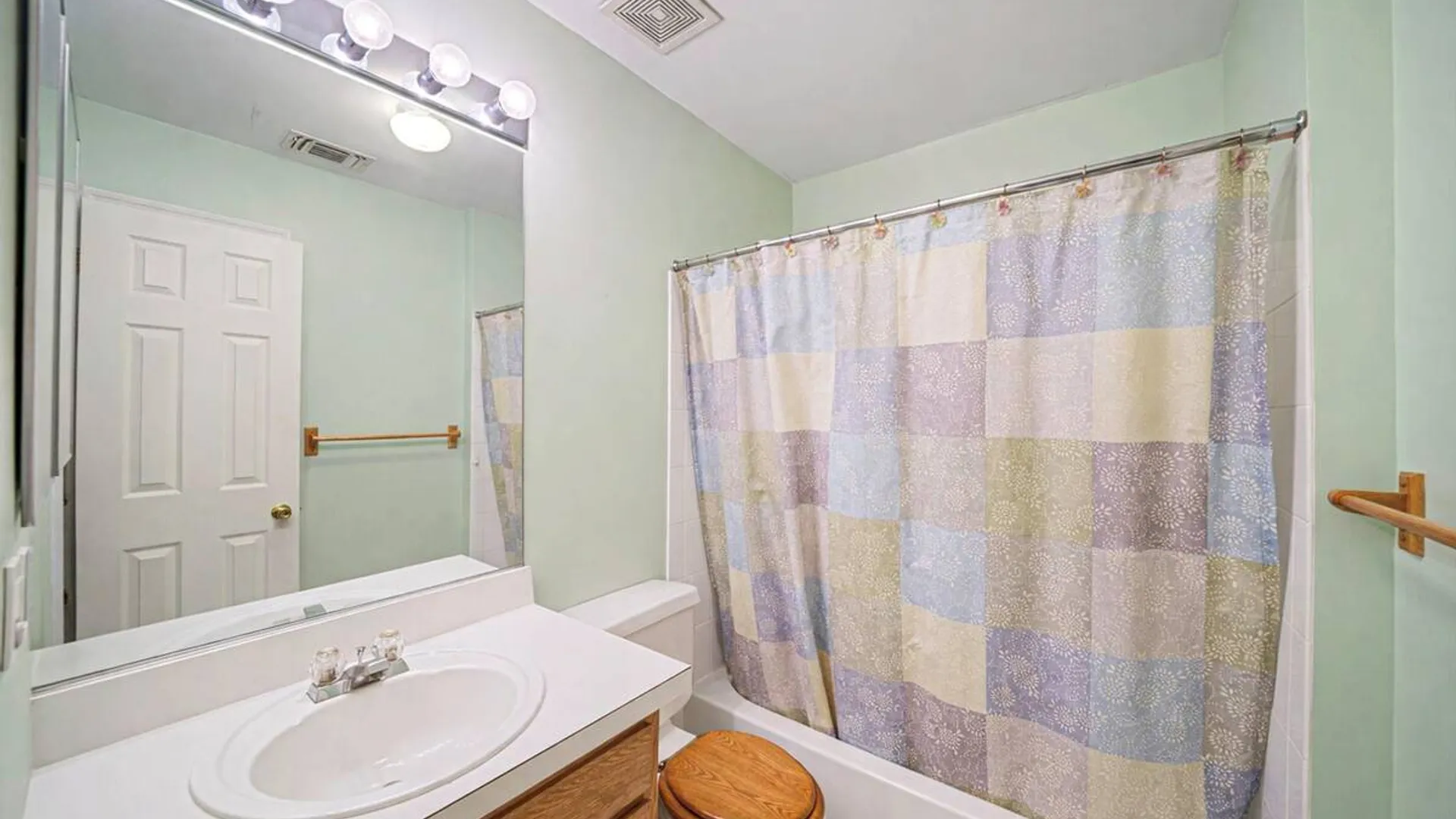 Property at 22 Fairlawn Drive, Central Islip, NY 11722 17