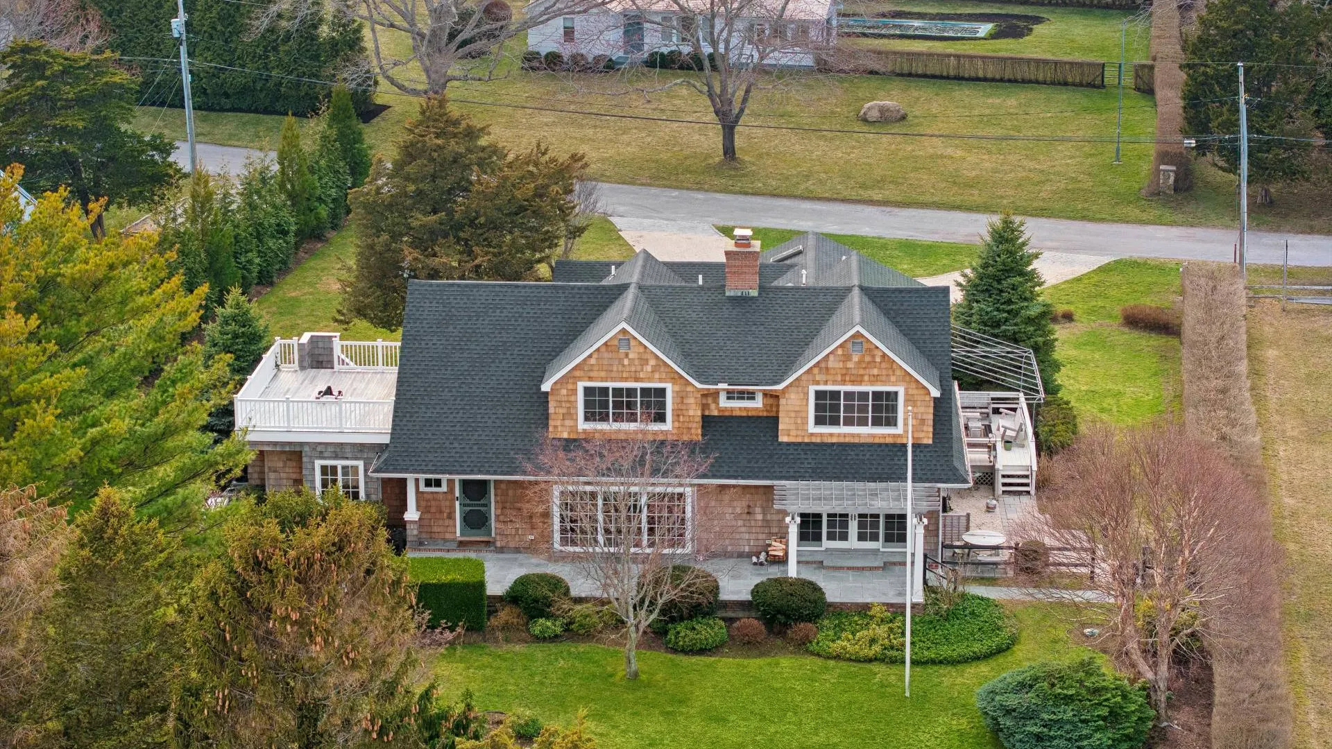 Property at 4 MASHOMUCK DR, Sag Harbor, NY 11963 8