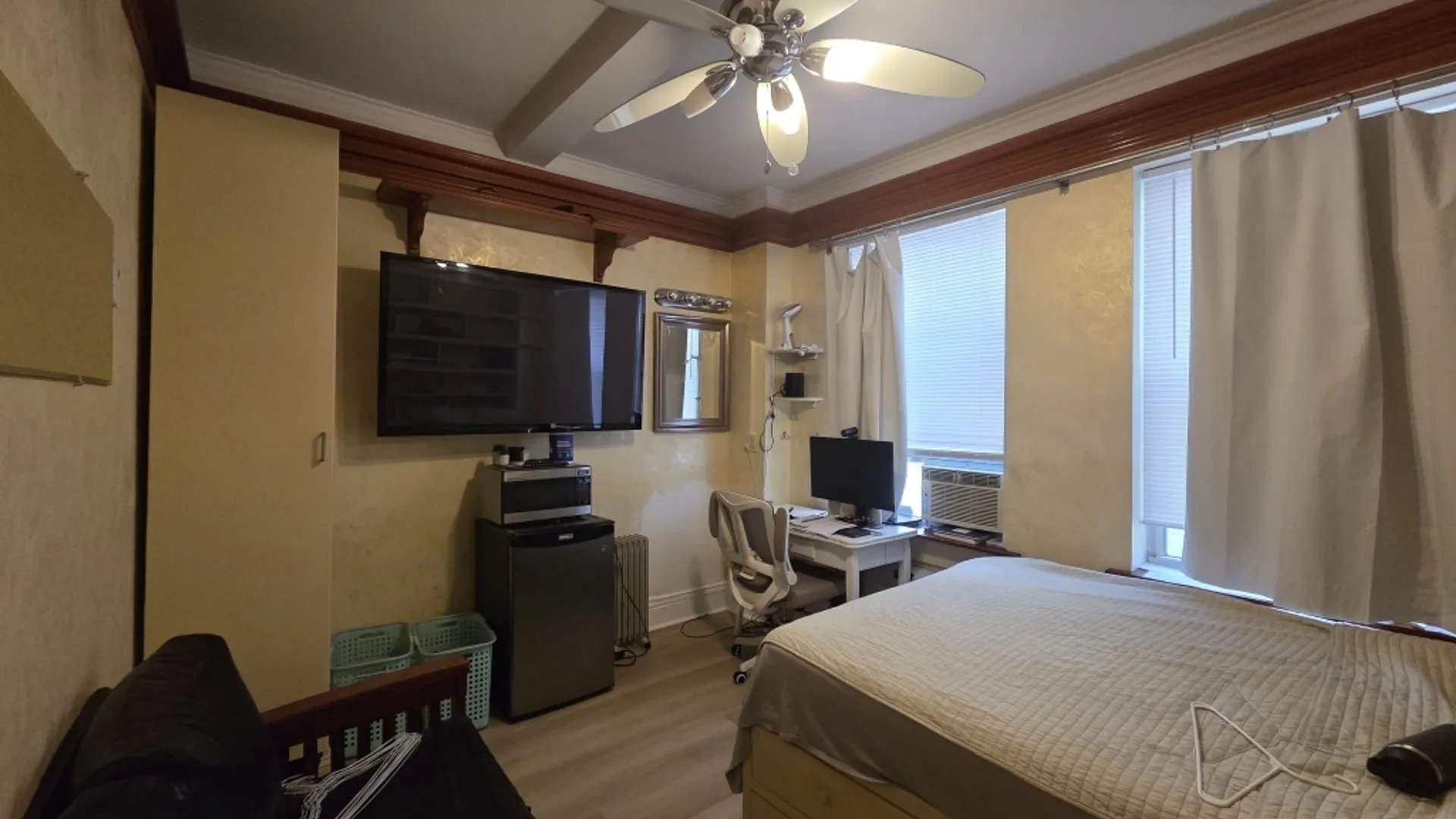 Property at 240 W 98th St, New York, NY 10025 18