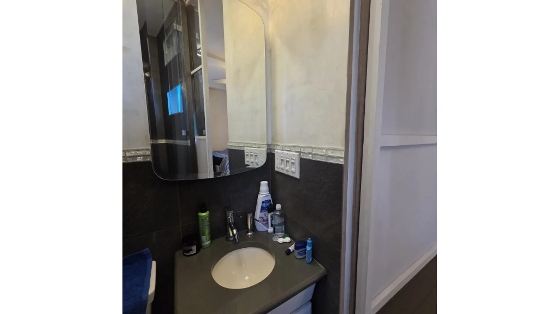 Property at 240 W 98th St, New York, NY 10025 20