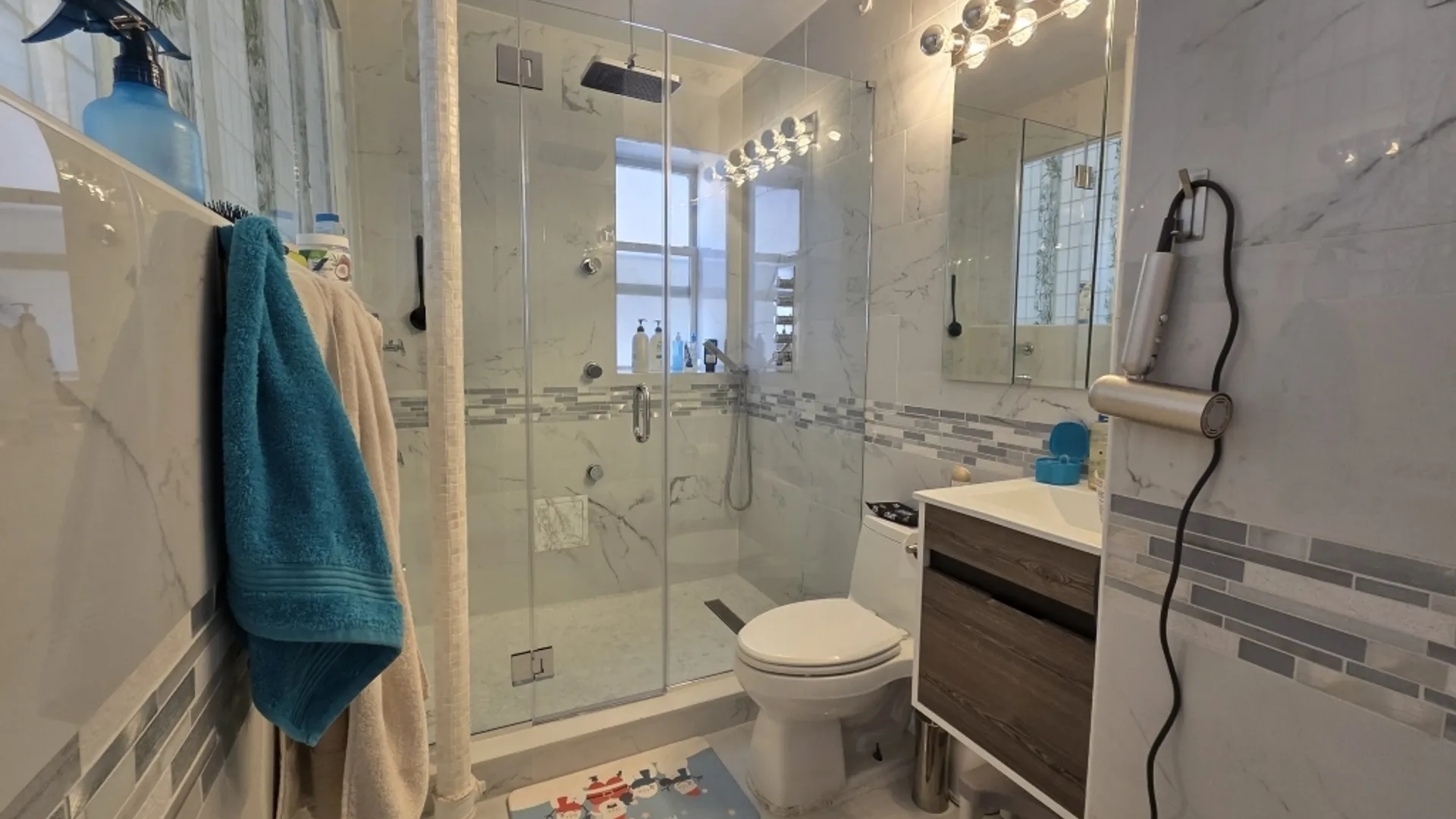 Property at 240 W 98th St, New York, NY 10025 3
