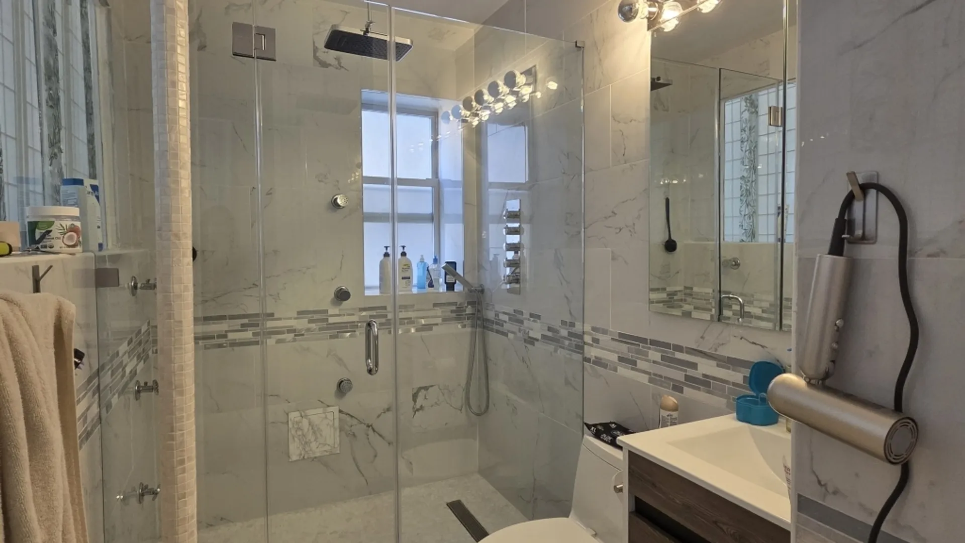 Property at 240 W 98th St, New York, NY 10025 5