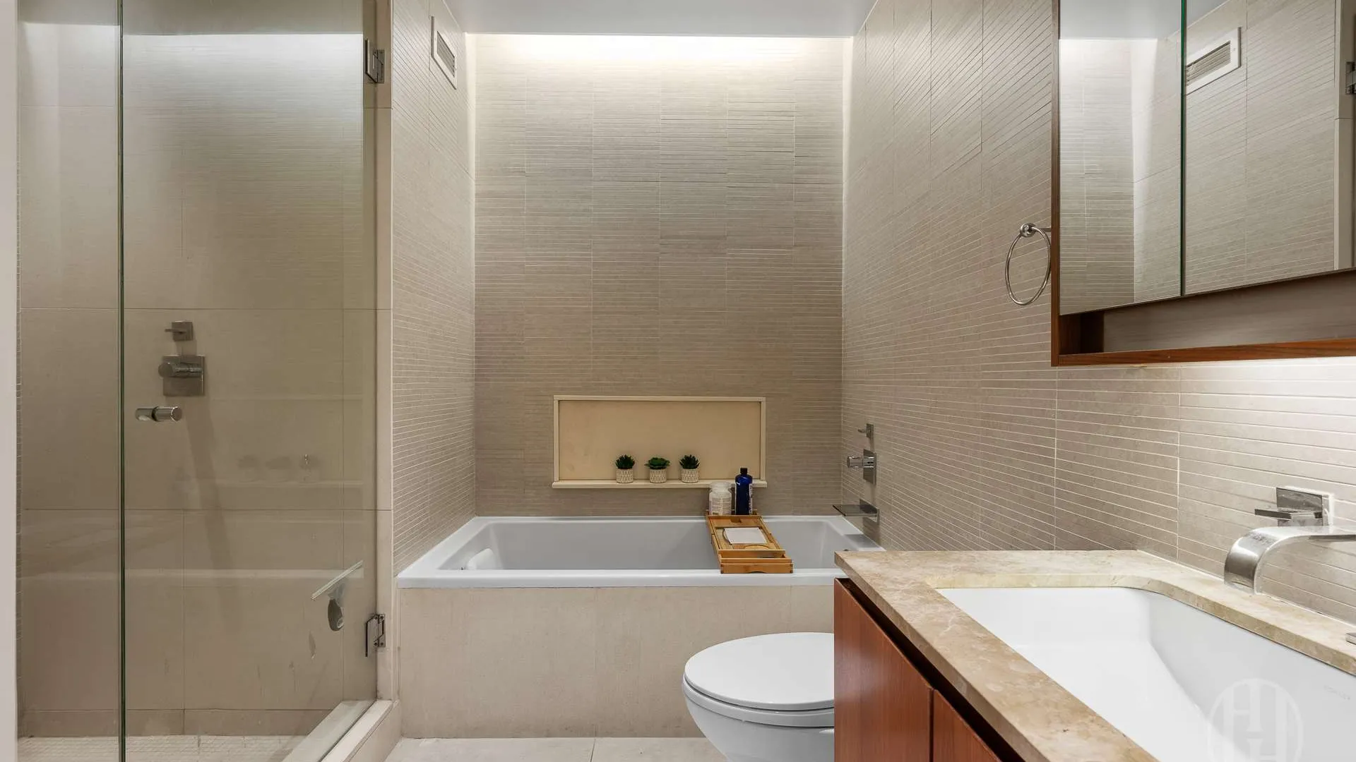 Property at 555 West 59th Street, New York, NY 10019 8