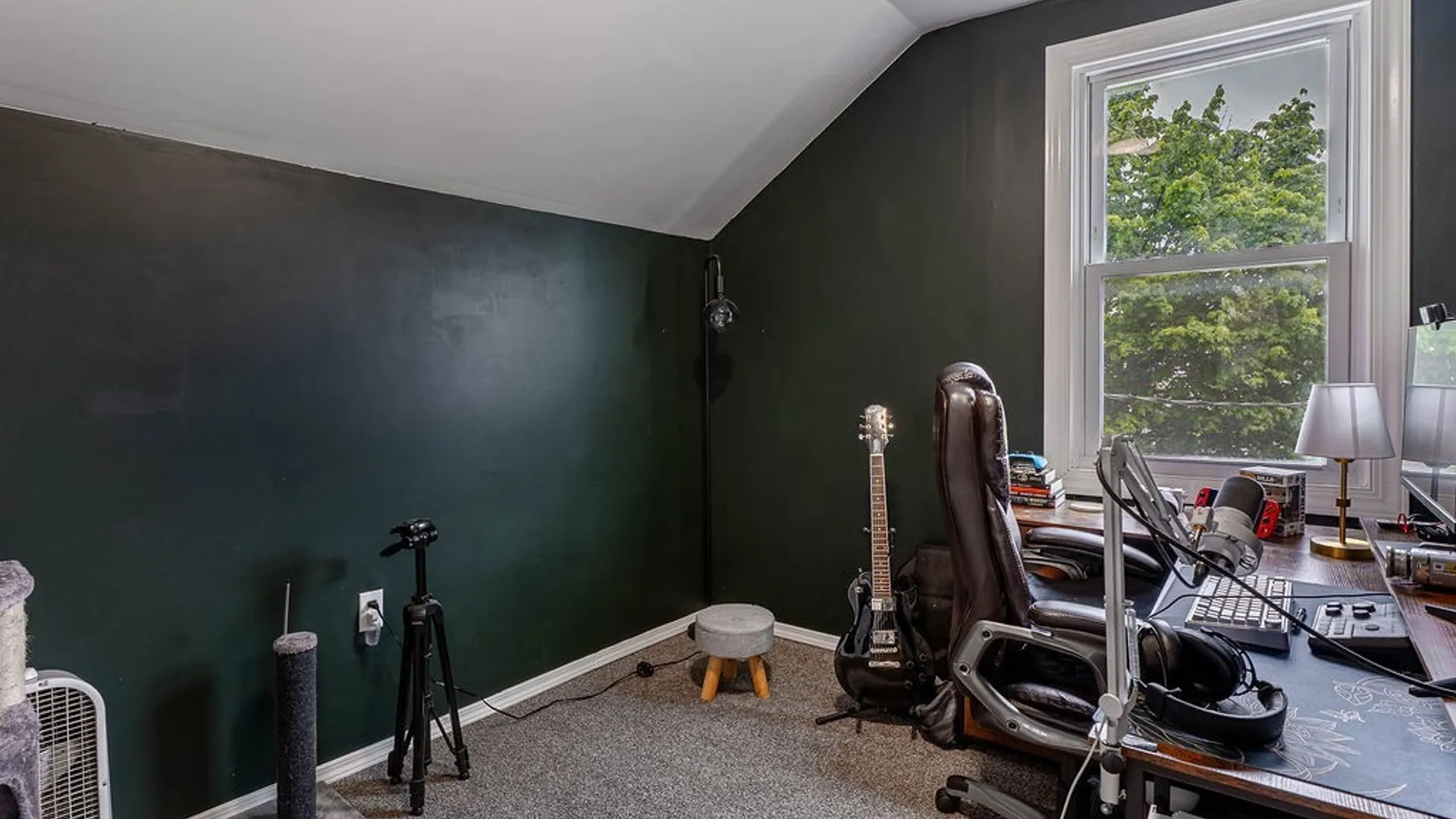 Property at 21 Pomona Place, Buffalo, NY 14210 13