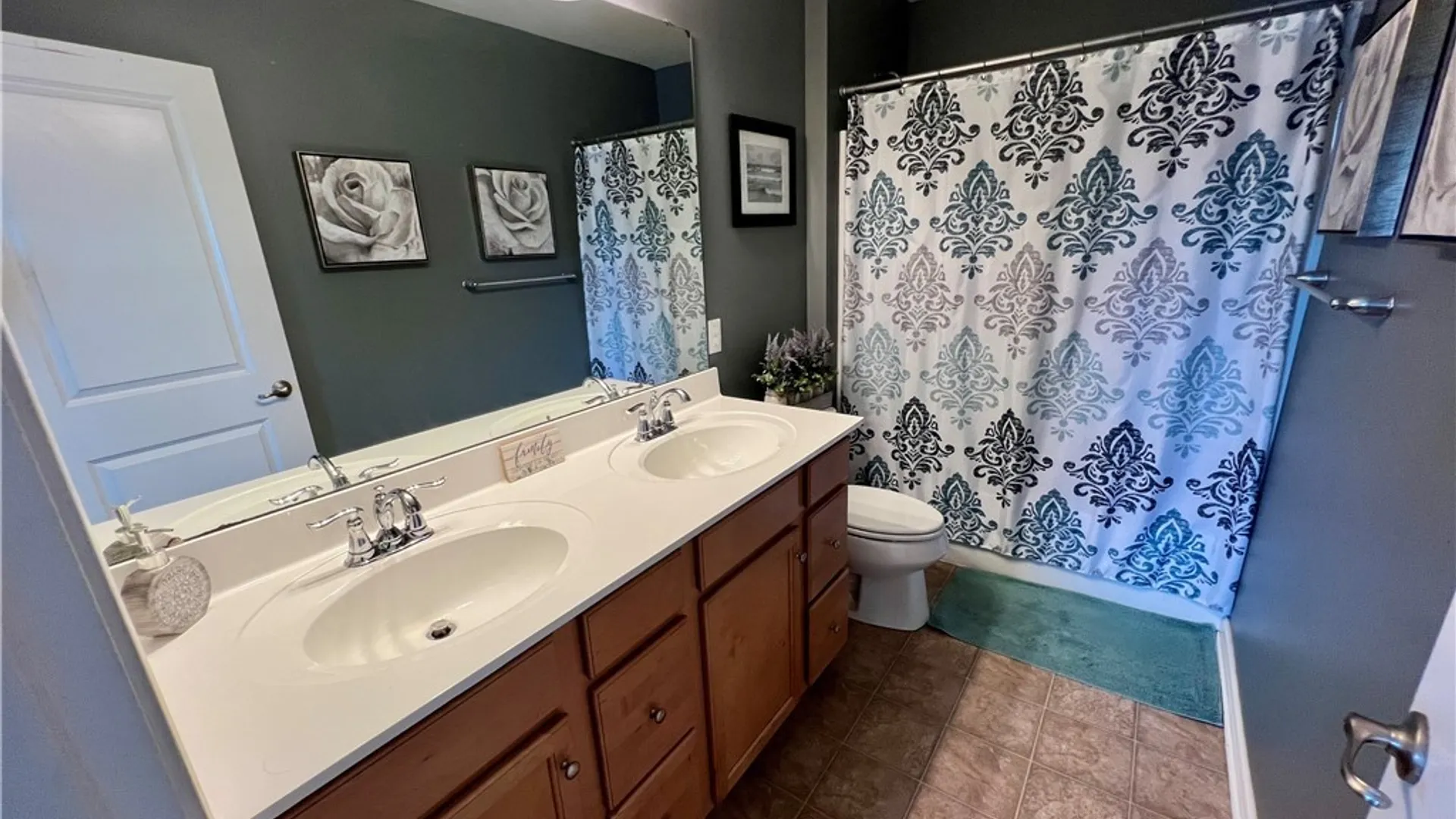 Property at 11 Airmont Drive, Orchard Park, NY 14127 35