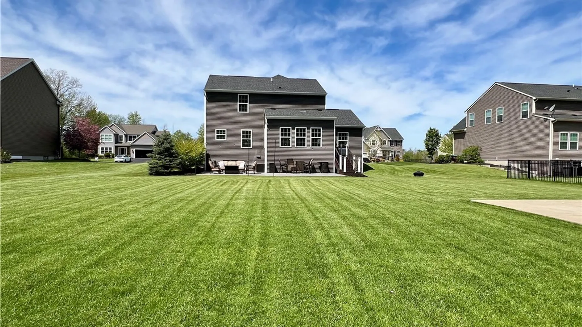 Property at 11 Airmont Drive, Orchard Park, NY 14127 8