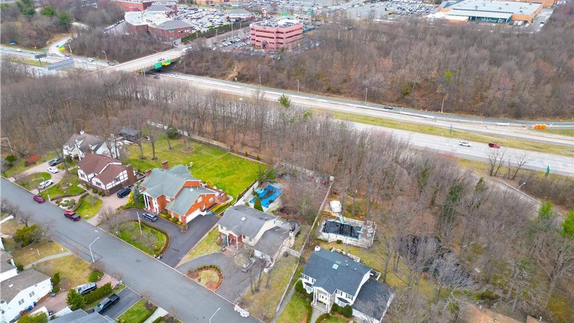 Property at 333 Boscombe Ave, Staten Island, NY 10309 19