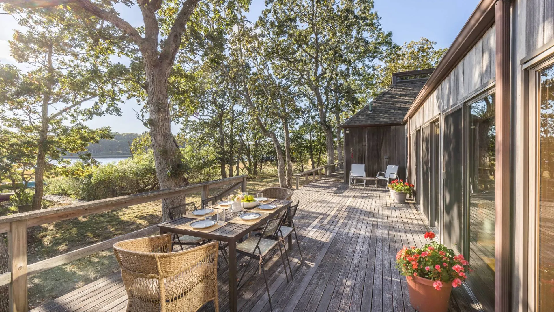Property at 100 Gerard Dr, East Hampton, NY 11937 10
