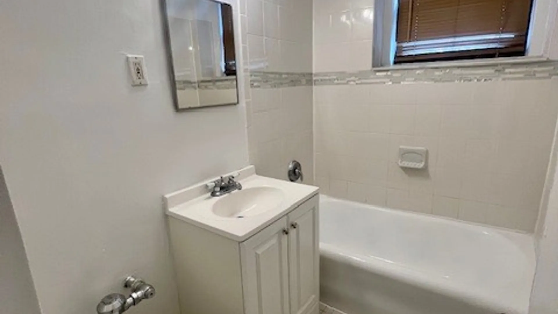 Property at 3 Greenridge Ave, White Plains, NY 10605 4