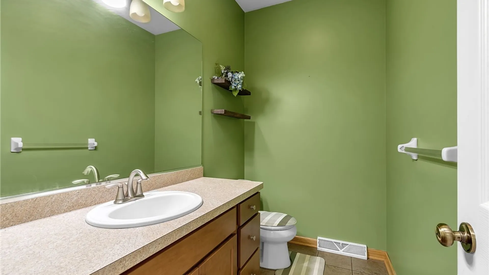 Property at 111 Caldwell Drive, West Seneca, NY 14224 24