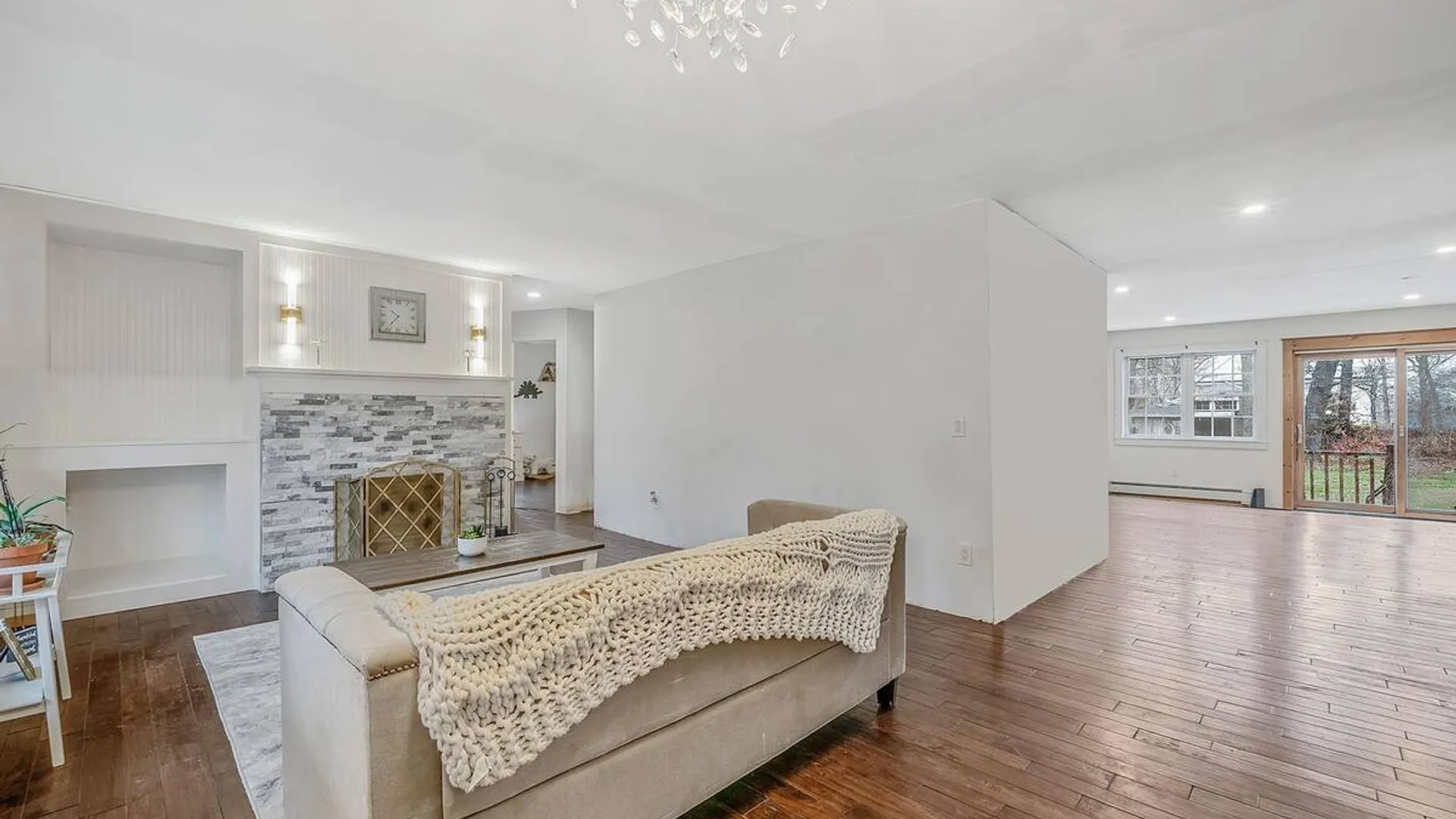 Property at 273 N Country Road, Miller Place, NY 11764 10