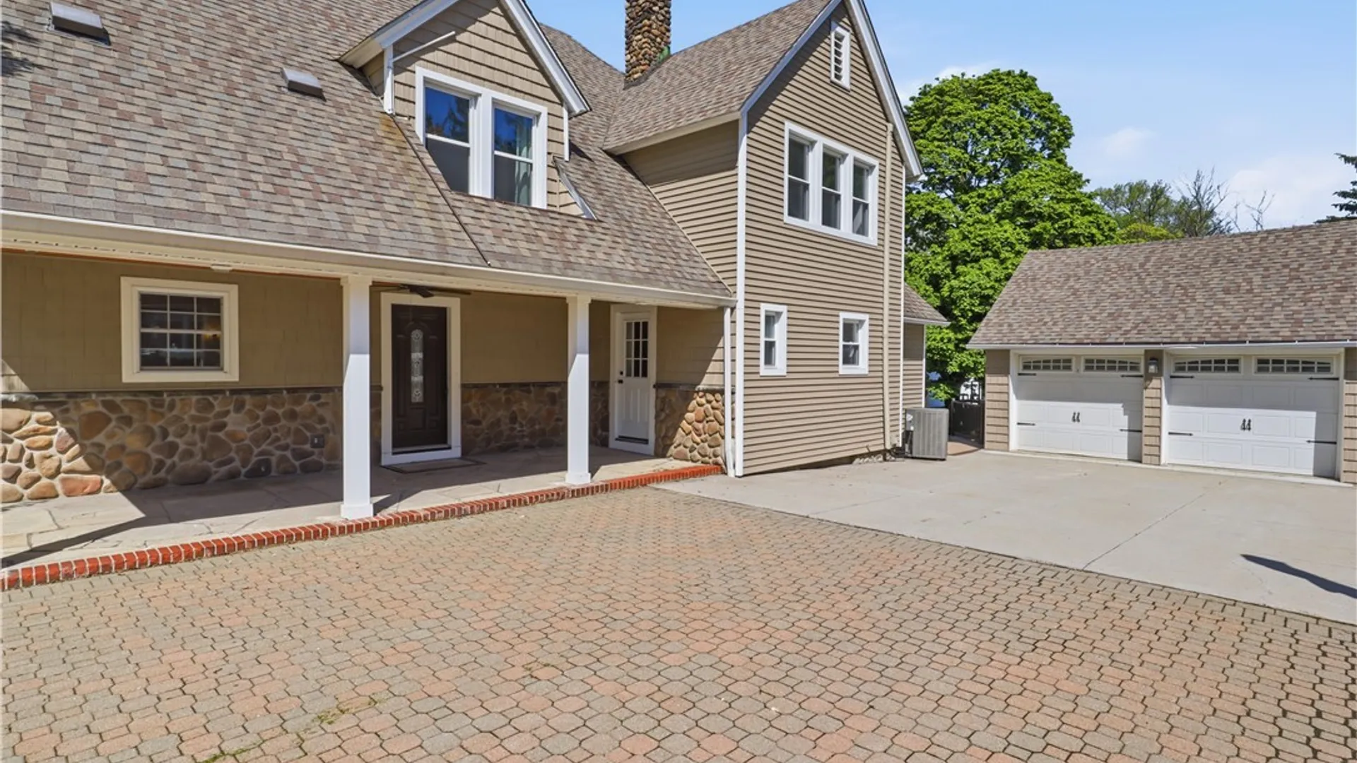 Property at 6420 Quaker Street, Orchard Park, NY 14127 3