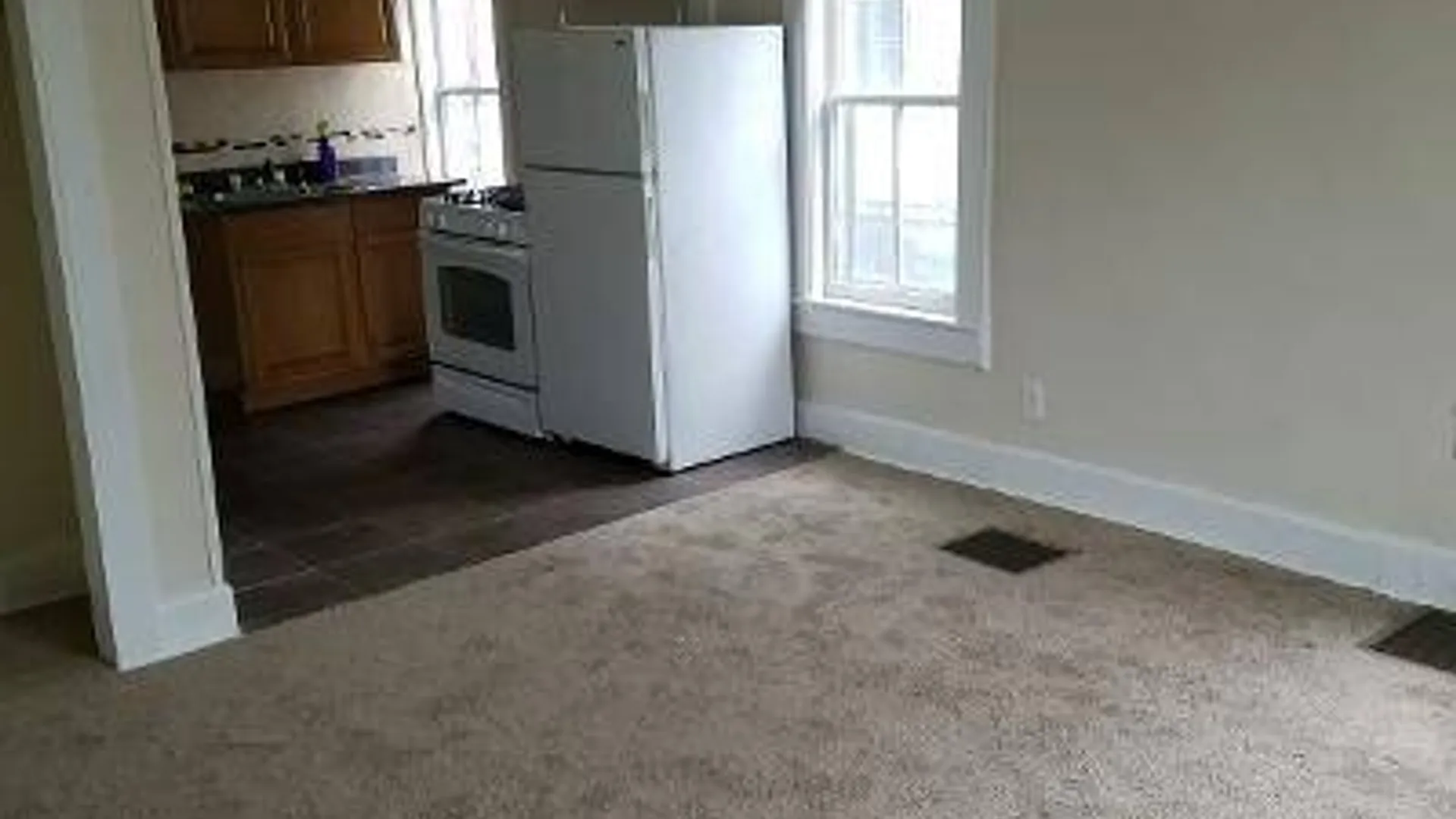 Property at 81 BALDWIN ST, Binghamton, NY 13903 6