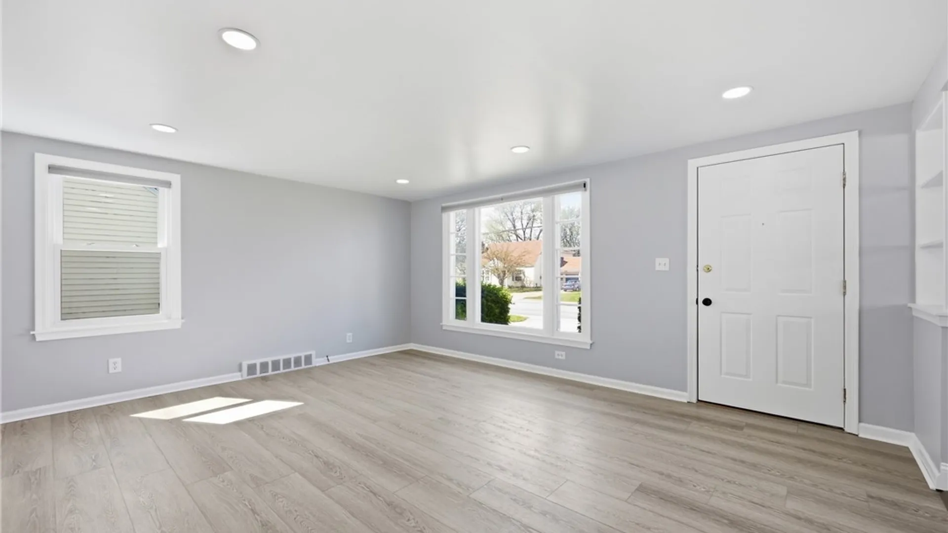 Property at 1257 Brighton Road, Tonawanda, NY 14150 4