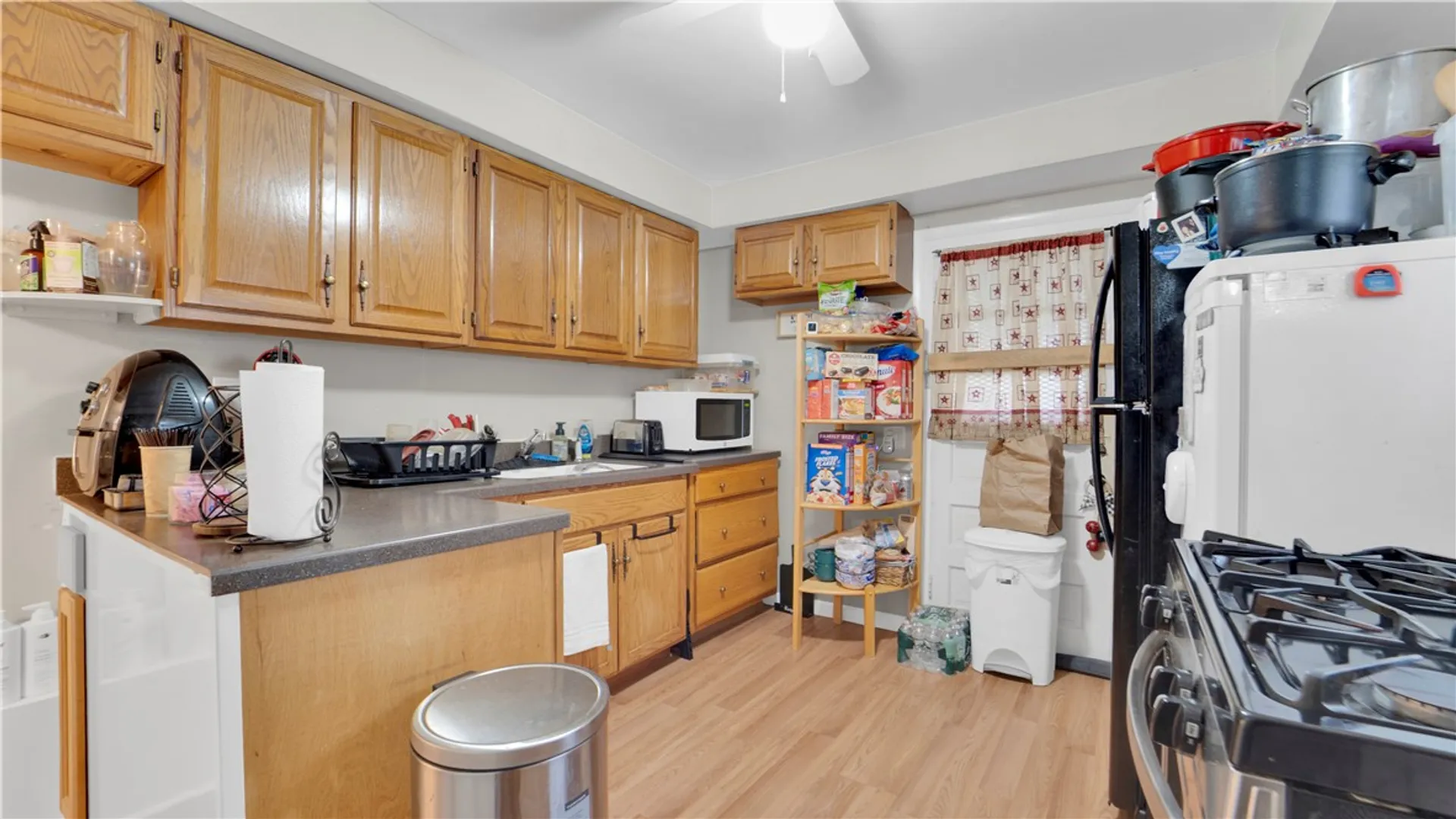 Property at 28 Myrtle Street, Rochester, NY 14606 4