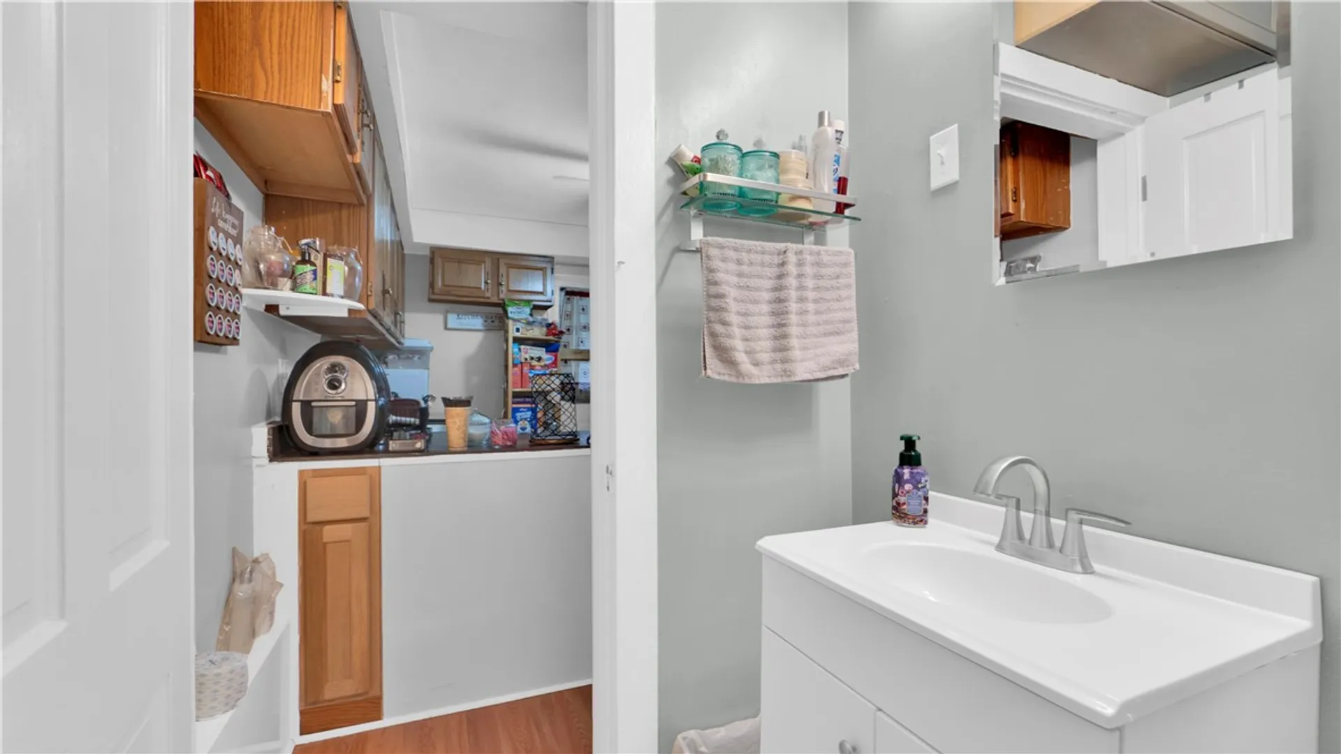 Property at 28 Myrtle Street, Rochester, NY 14606 6