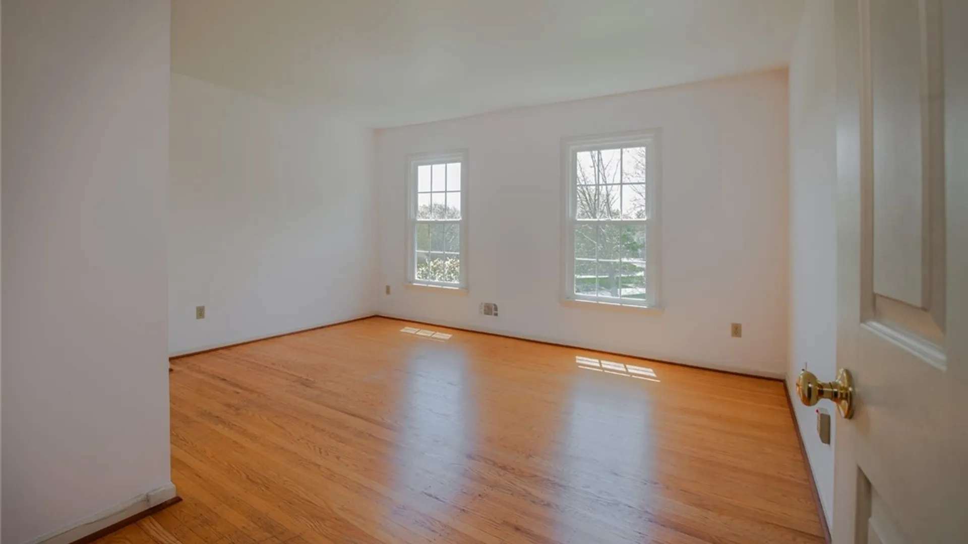 Property at 18 High Hill Drive, Pittsford, NY 14534 17