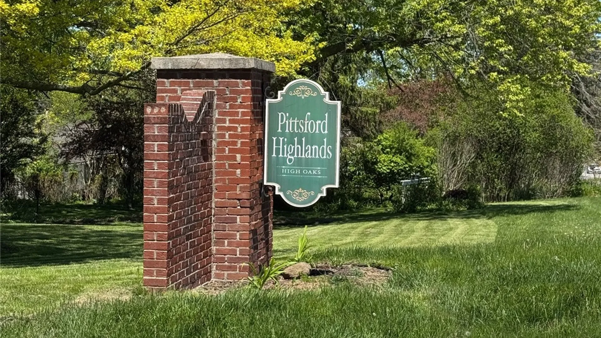 Property at 18 High Hill Drive, Pittsford, NY 14534 20
