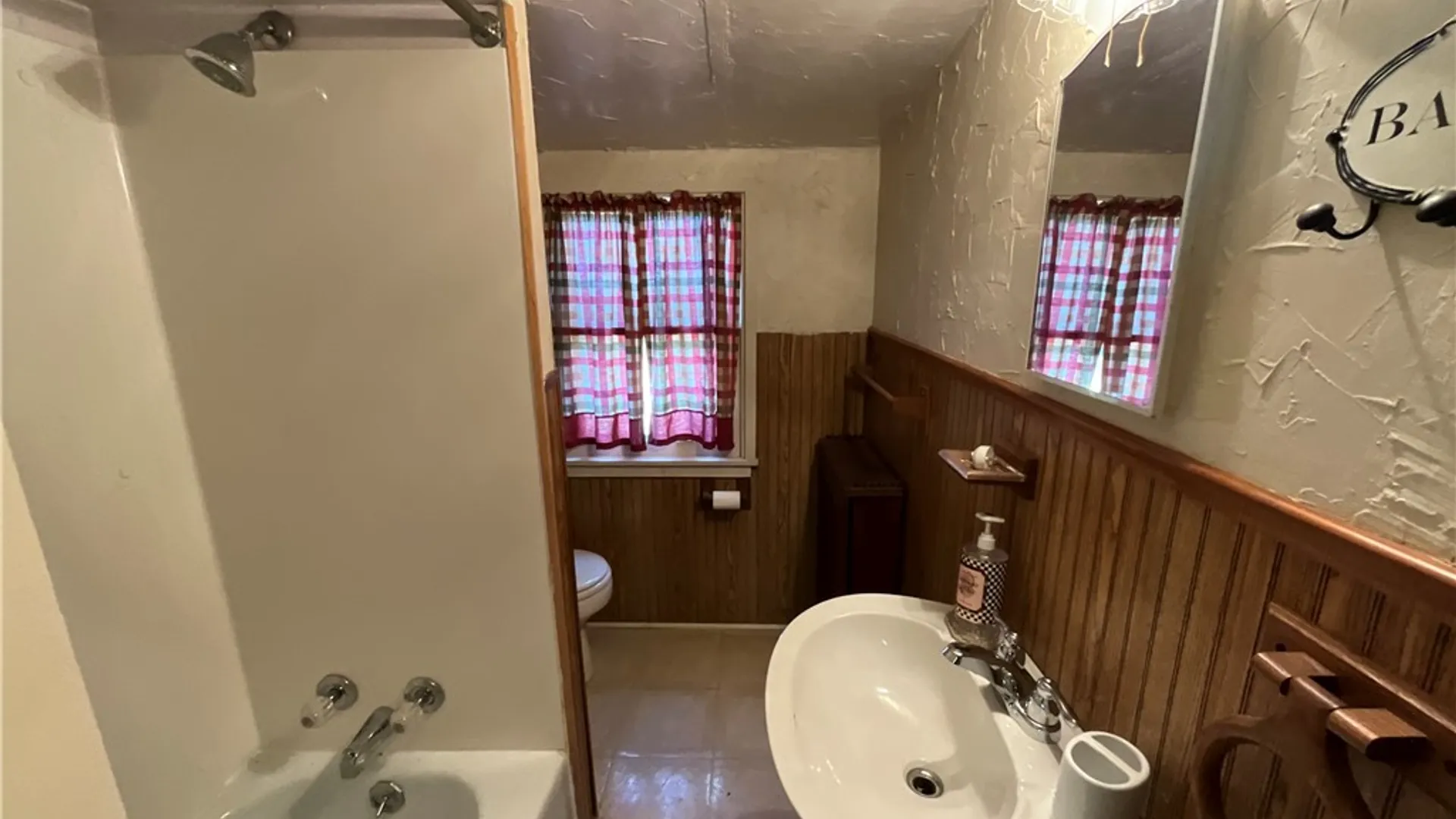 Property at 13333 Winding Road, Carlton, NY 14571 7