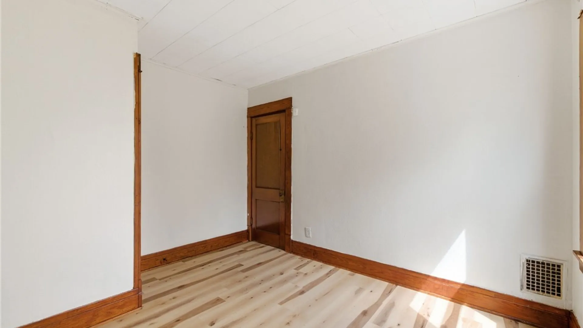 Property at 53 Hazelwood Avenue, Buffalo, NY 14215 19